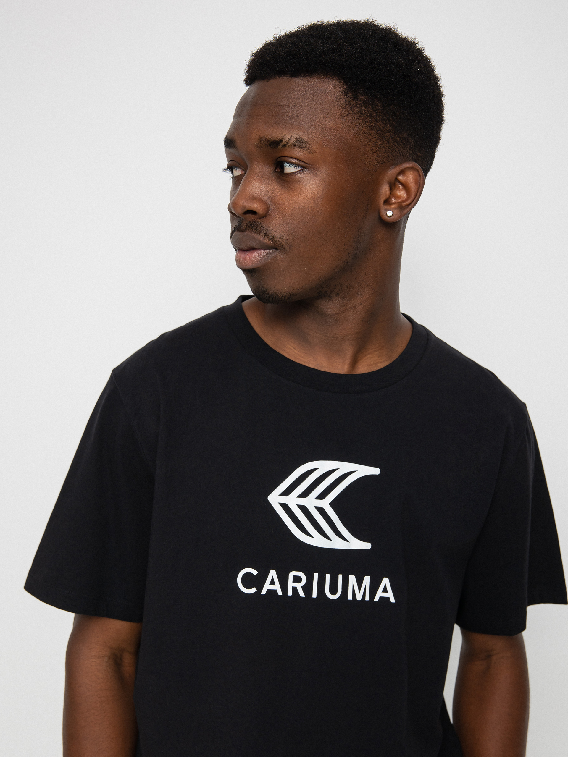 Cariuma Logo T-Shirt (black)
