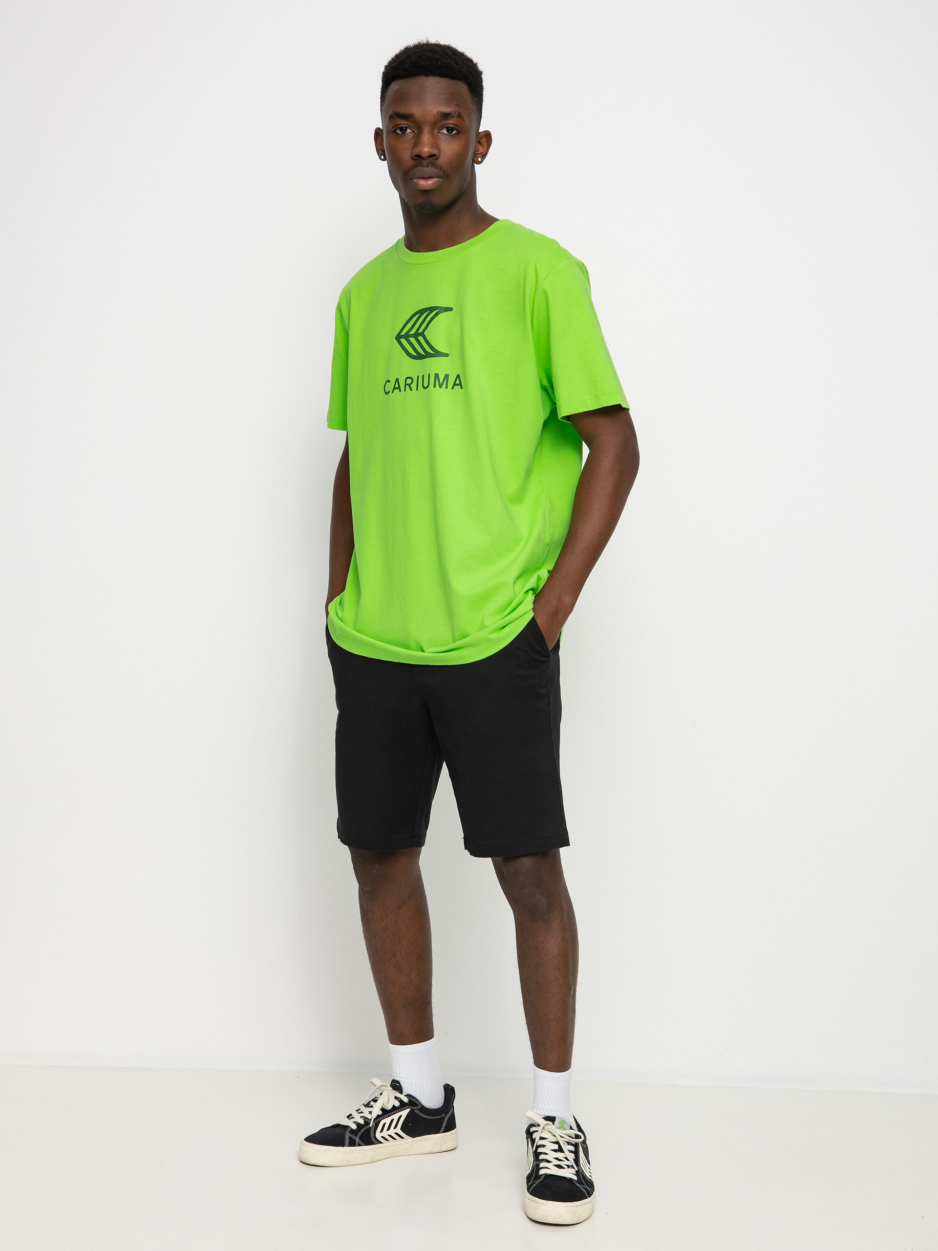 Cariuma Logo T-shirt (green)