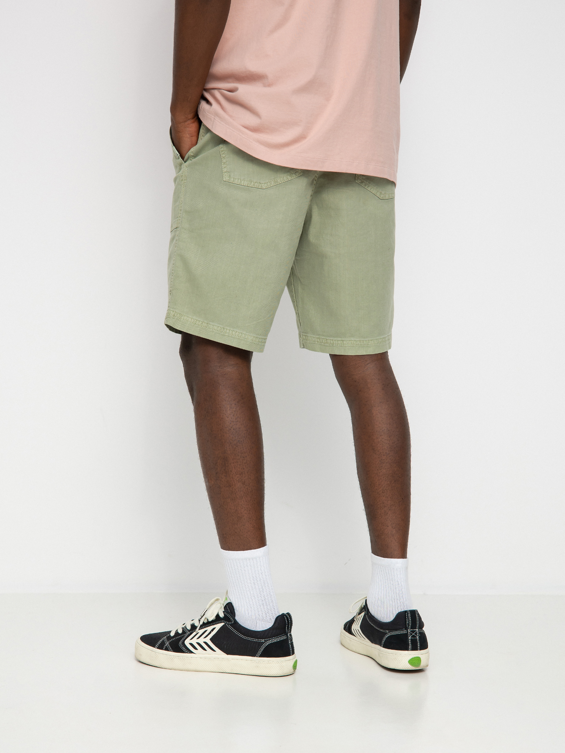 Quiksilver Natural Dye Fatigue Shorts (four leaf clover)