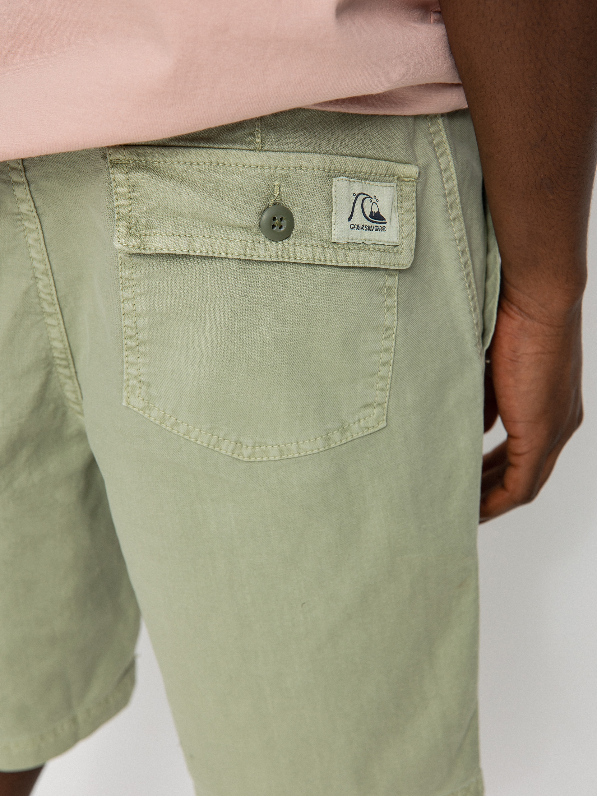 Quiksilver Natural Dye Fatigue Shorts (four leaf clover)