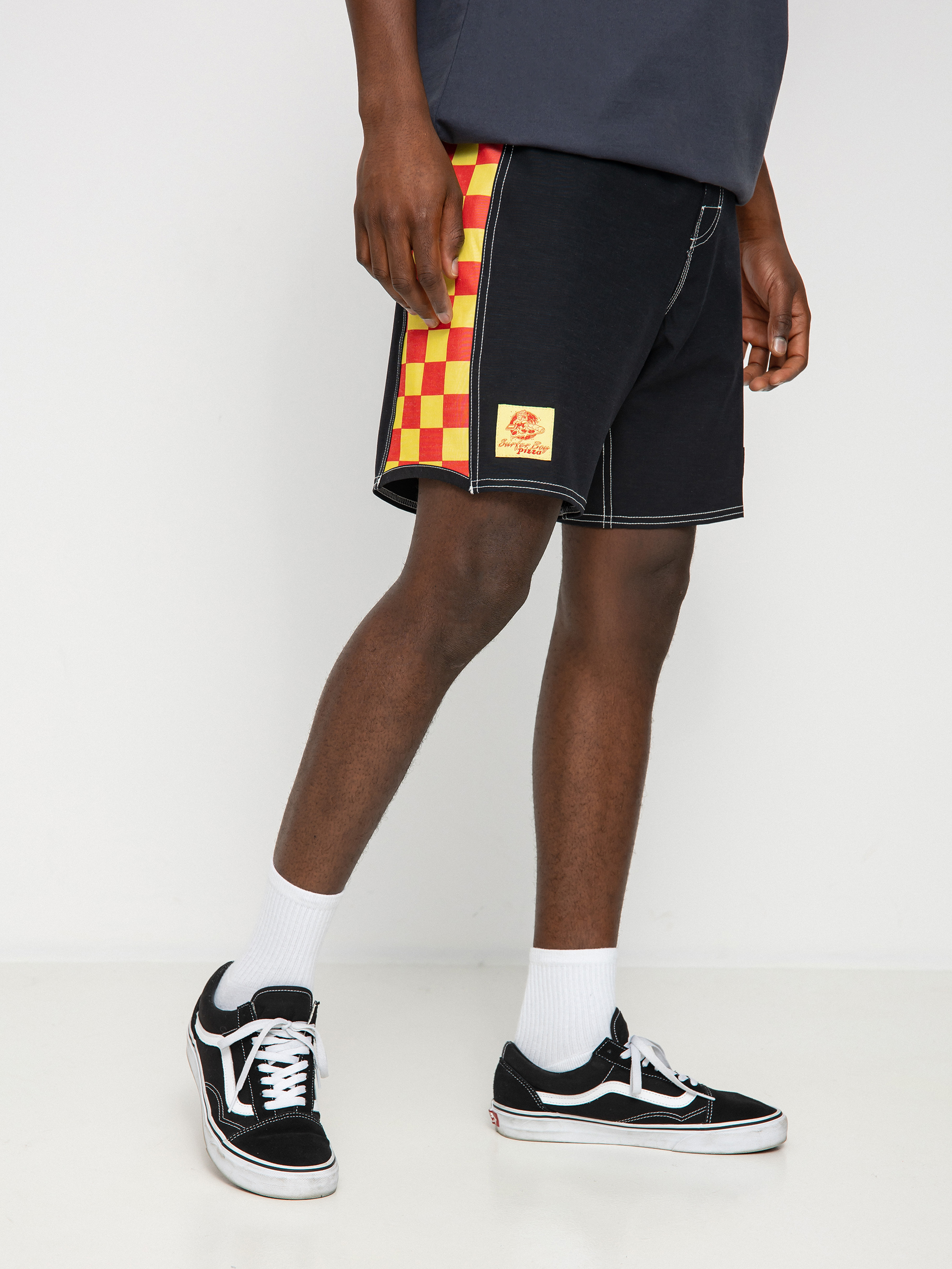 Quiksilver X Stranger Things Original Archsurfer Boy 18 Boardshorts (black)