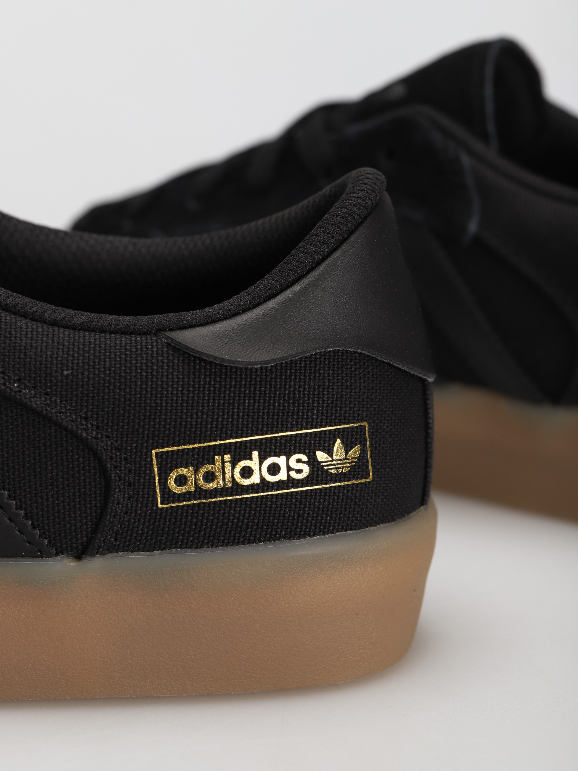 adidas Matchbreak Super Shoes (cblack/cblack/goldmt)