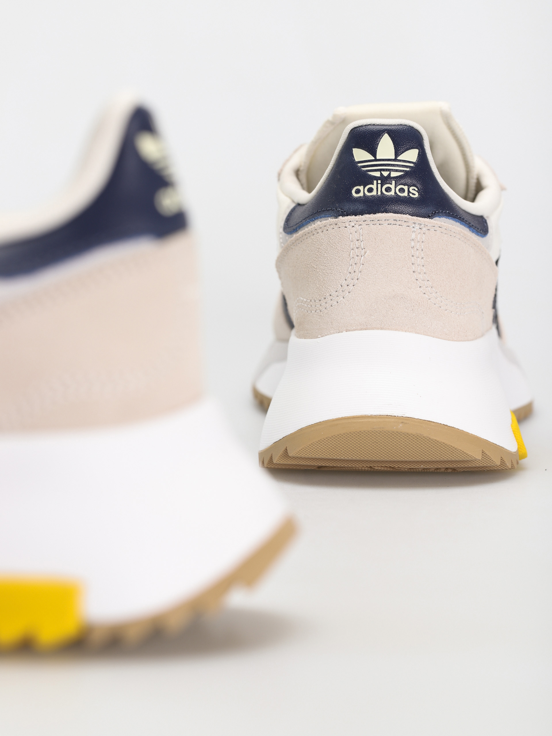 adidas Originals Retropy F2 Schuhe (owhite/shanav/hazyel)