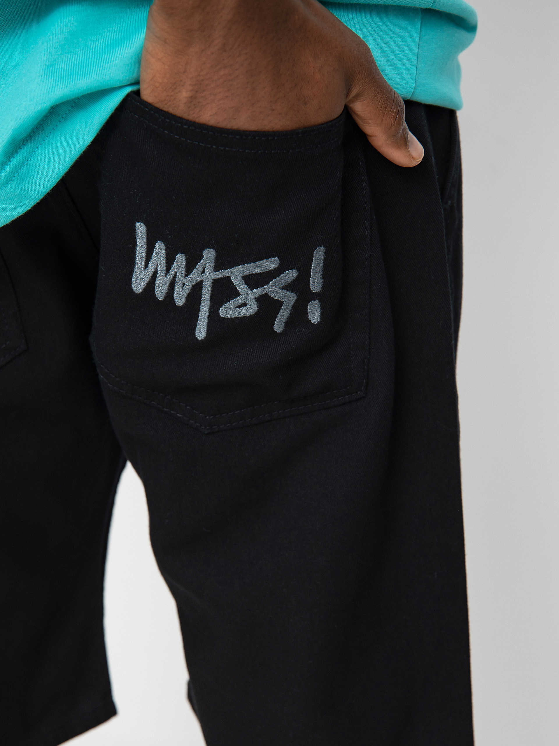 MassDnm Signatur Straight Fit Shorts (signature black)