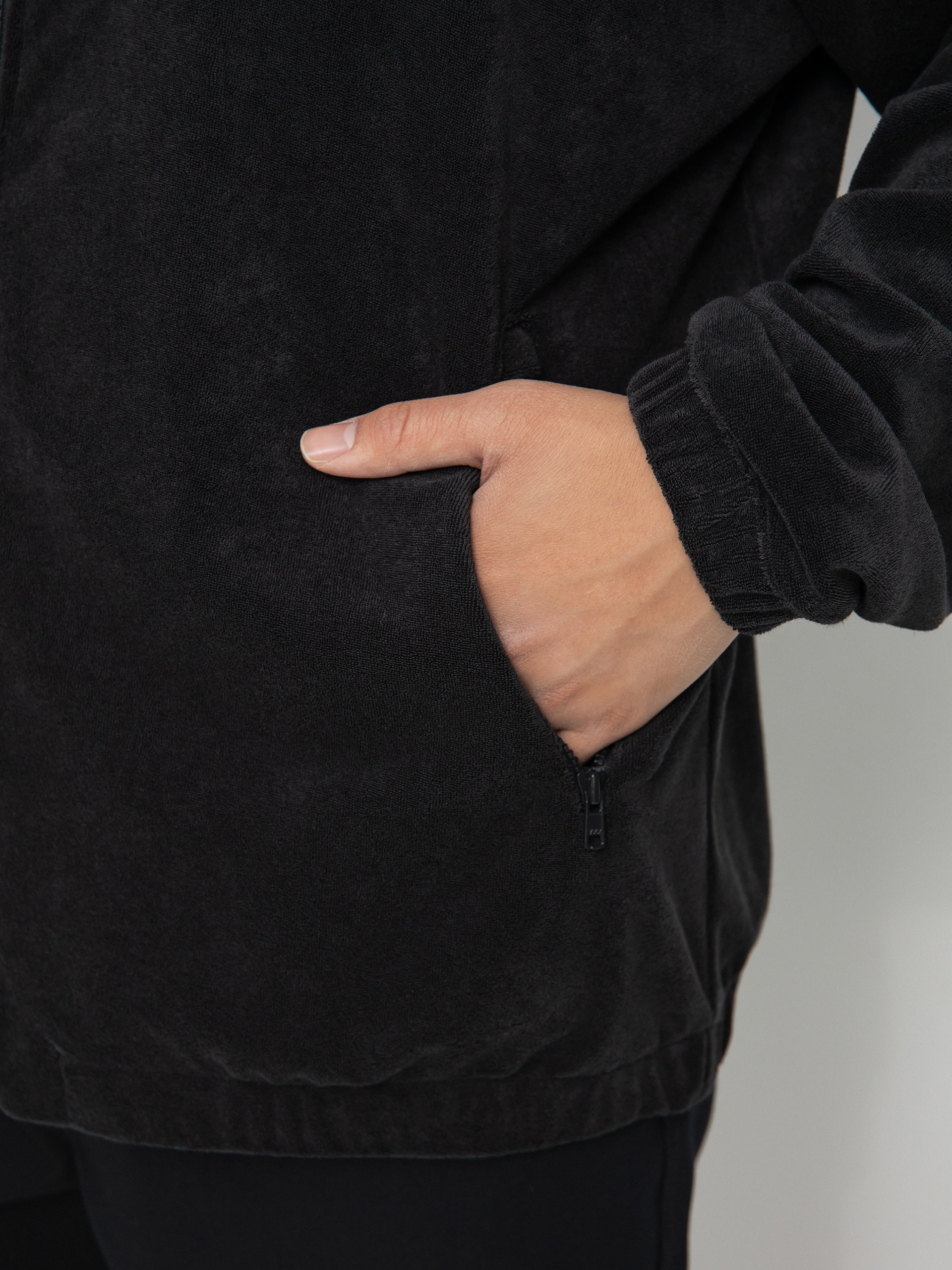 Nike SB Essential Jacket (black/black/university gold)