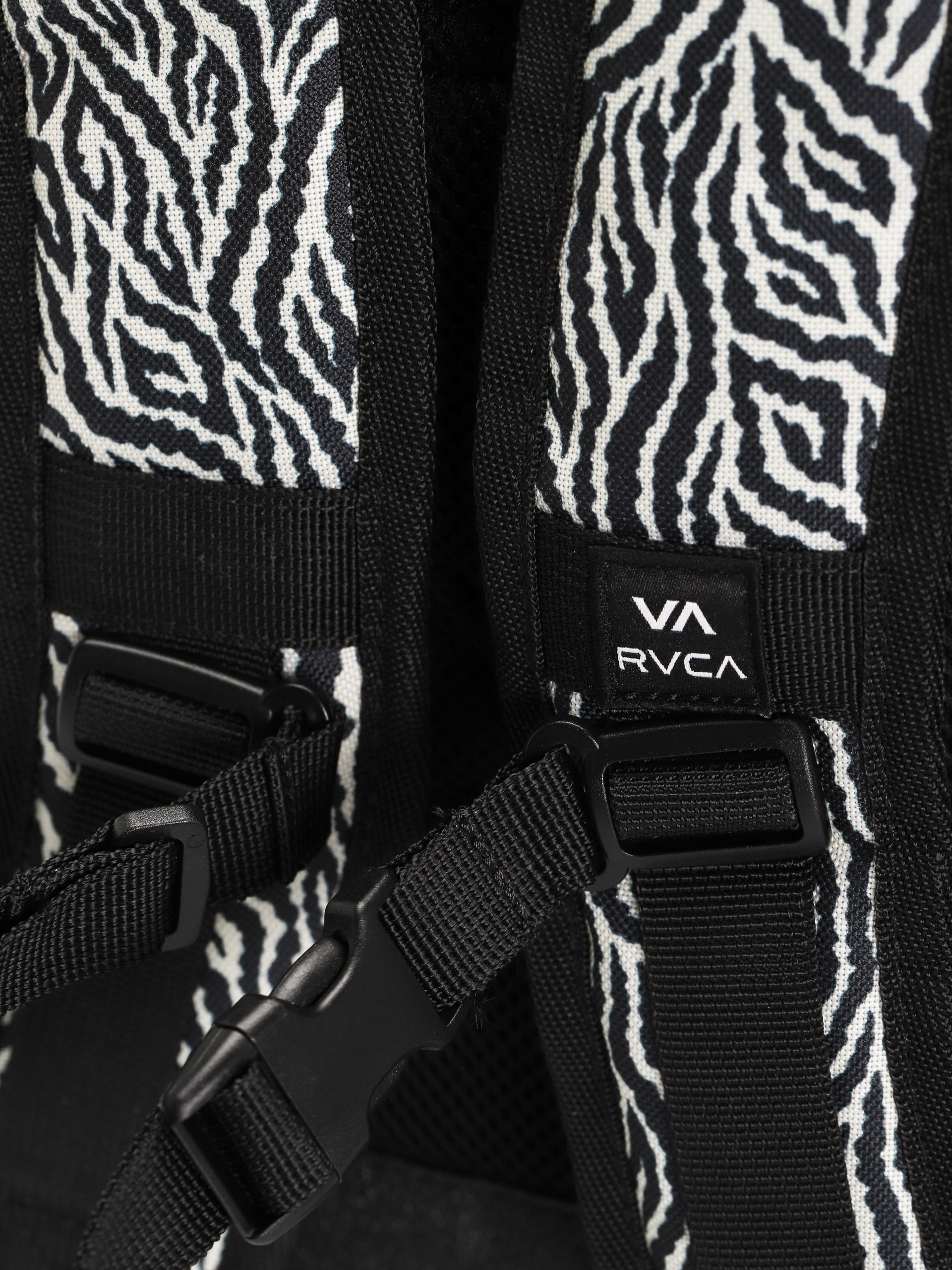 RVCA Curb Skate Backpack (black/white)