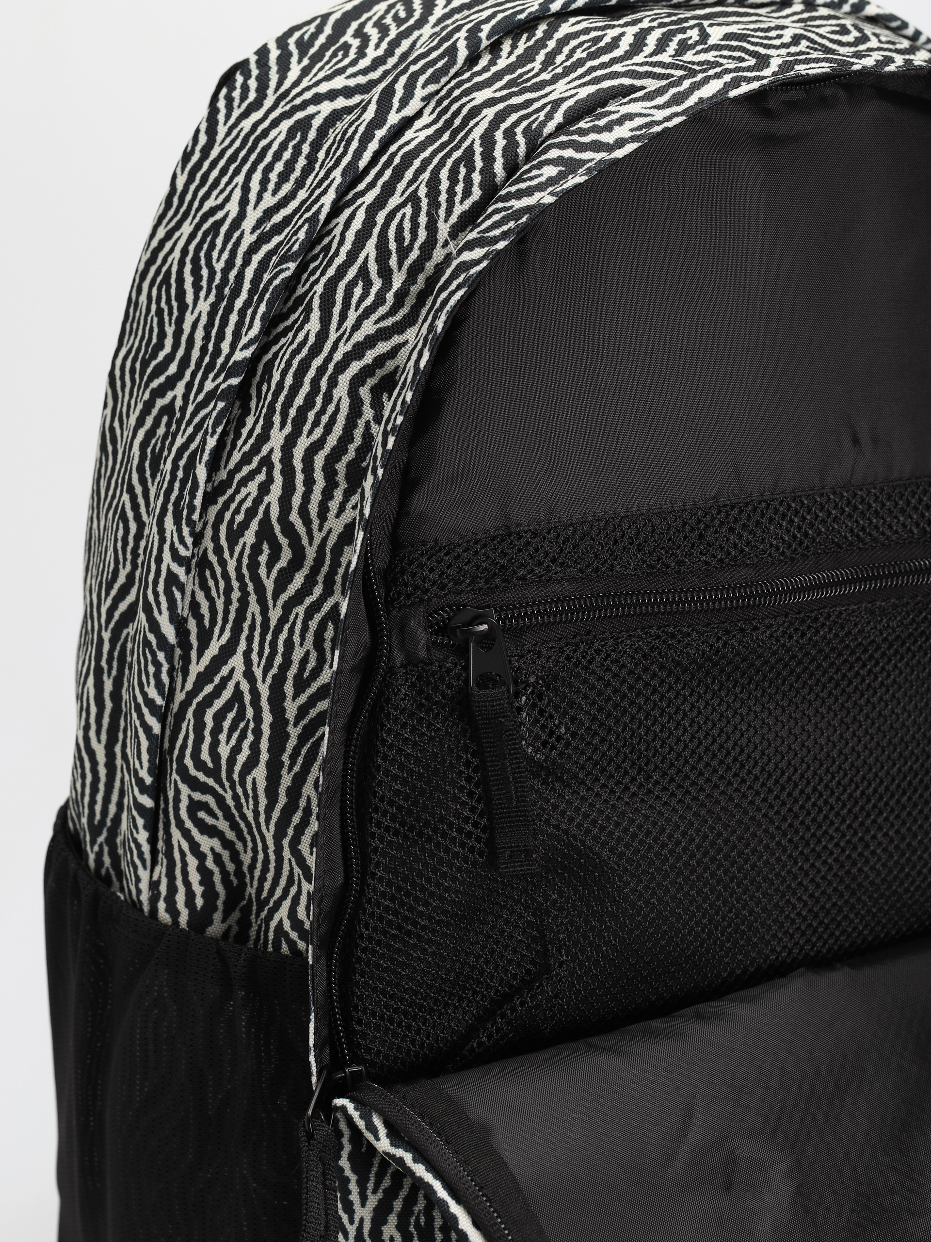 RVCA Curb Skate Backpack (black/white)