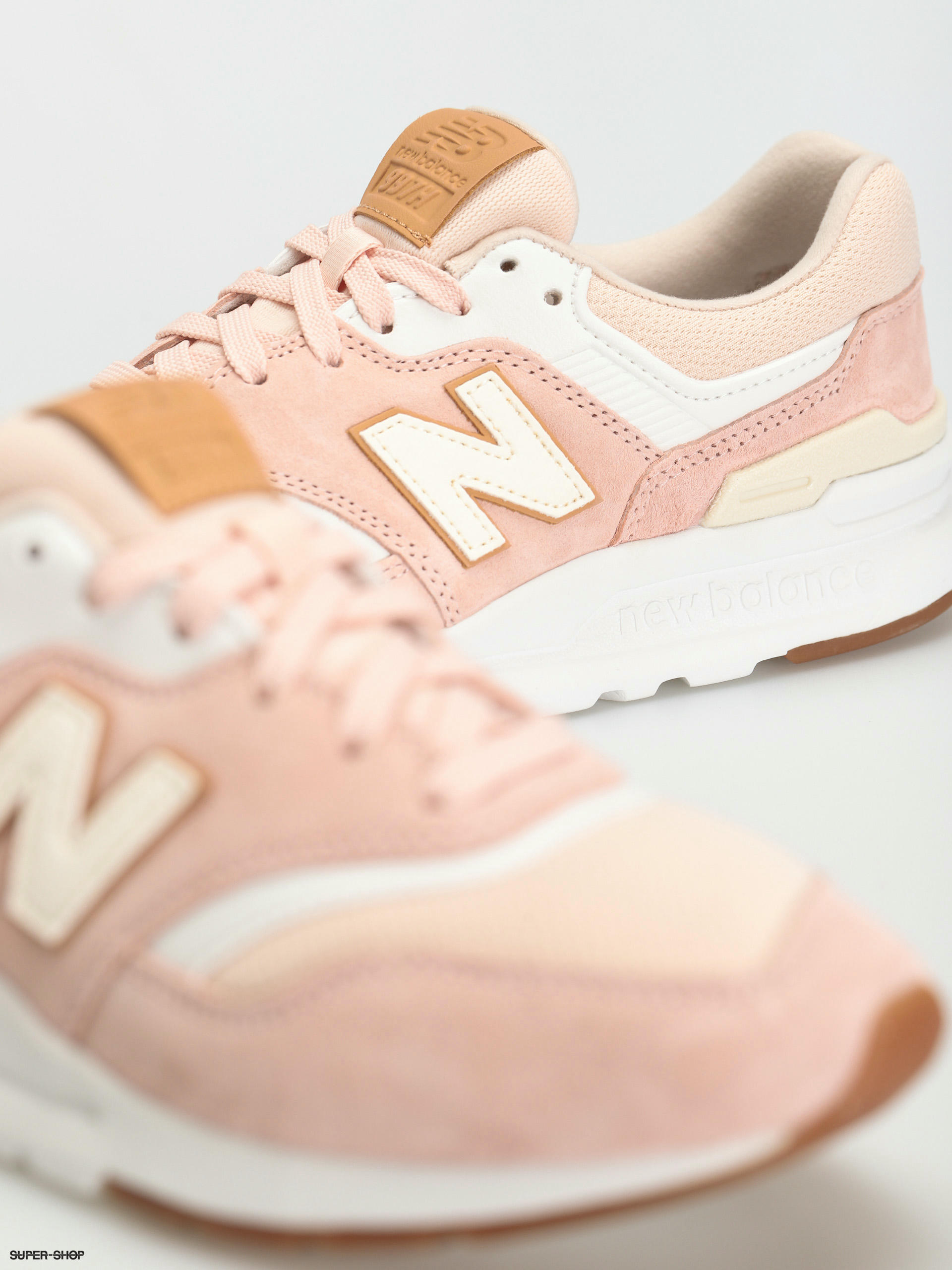 new balance 997h cream and pink