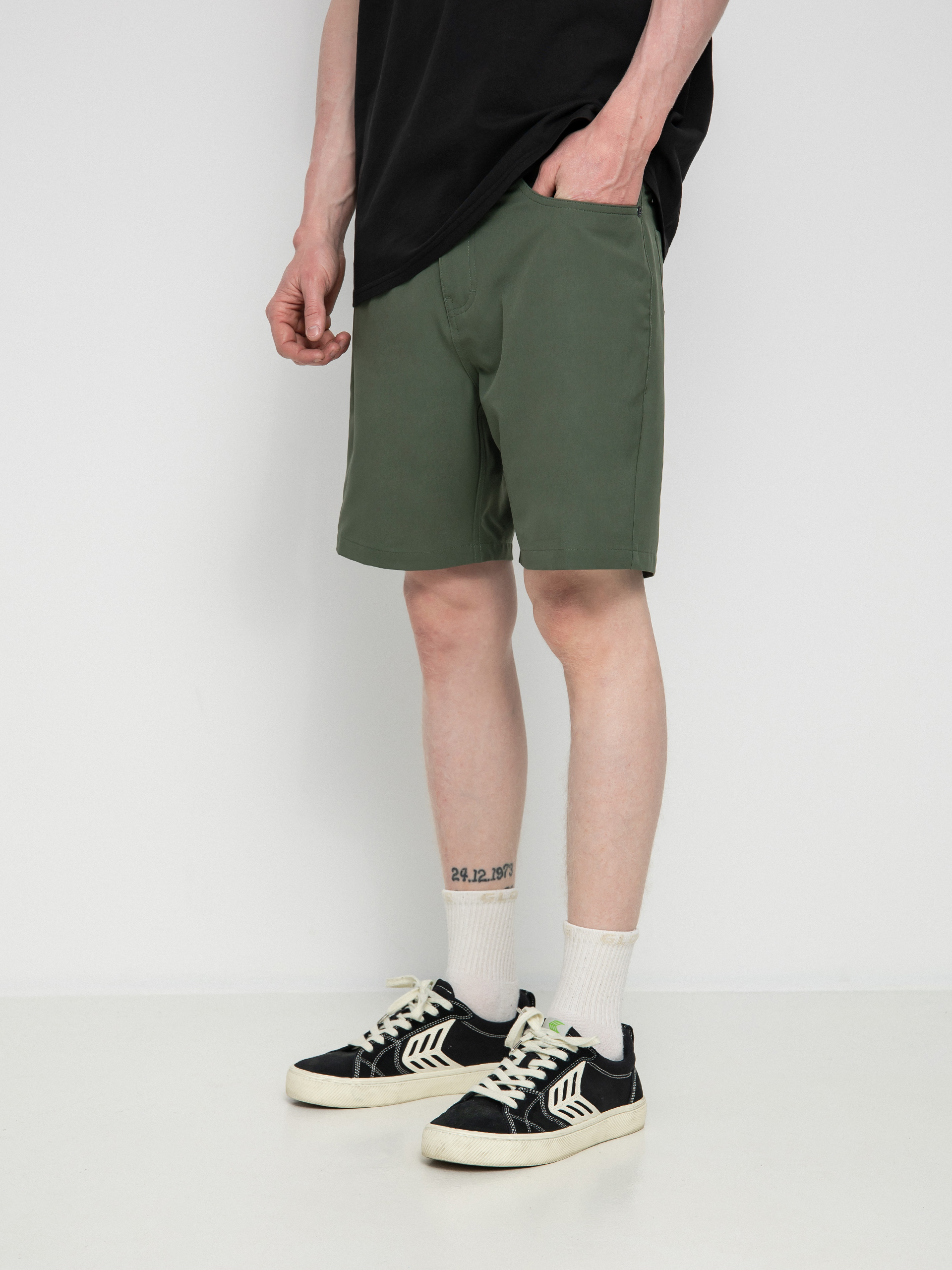 Quiksilver Nelson Drytwill Amphibian 18 Shorts (thyme)