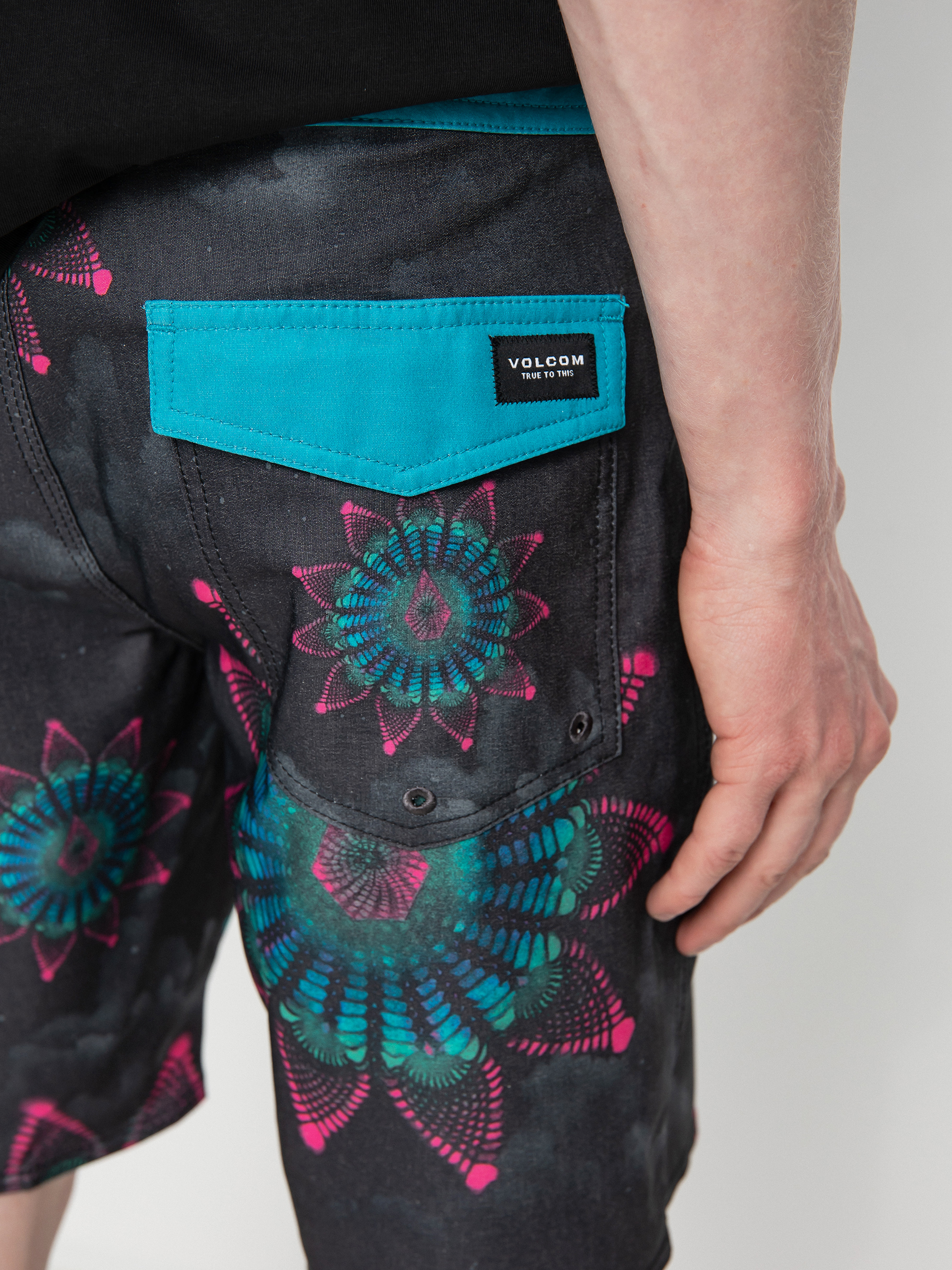 Volcom Star Shields Fa Stoney 18 Boardshorts (black)