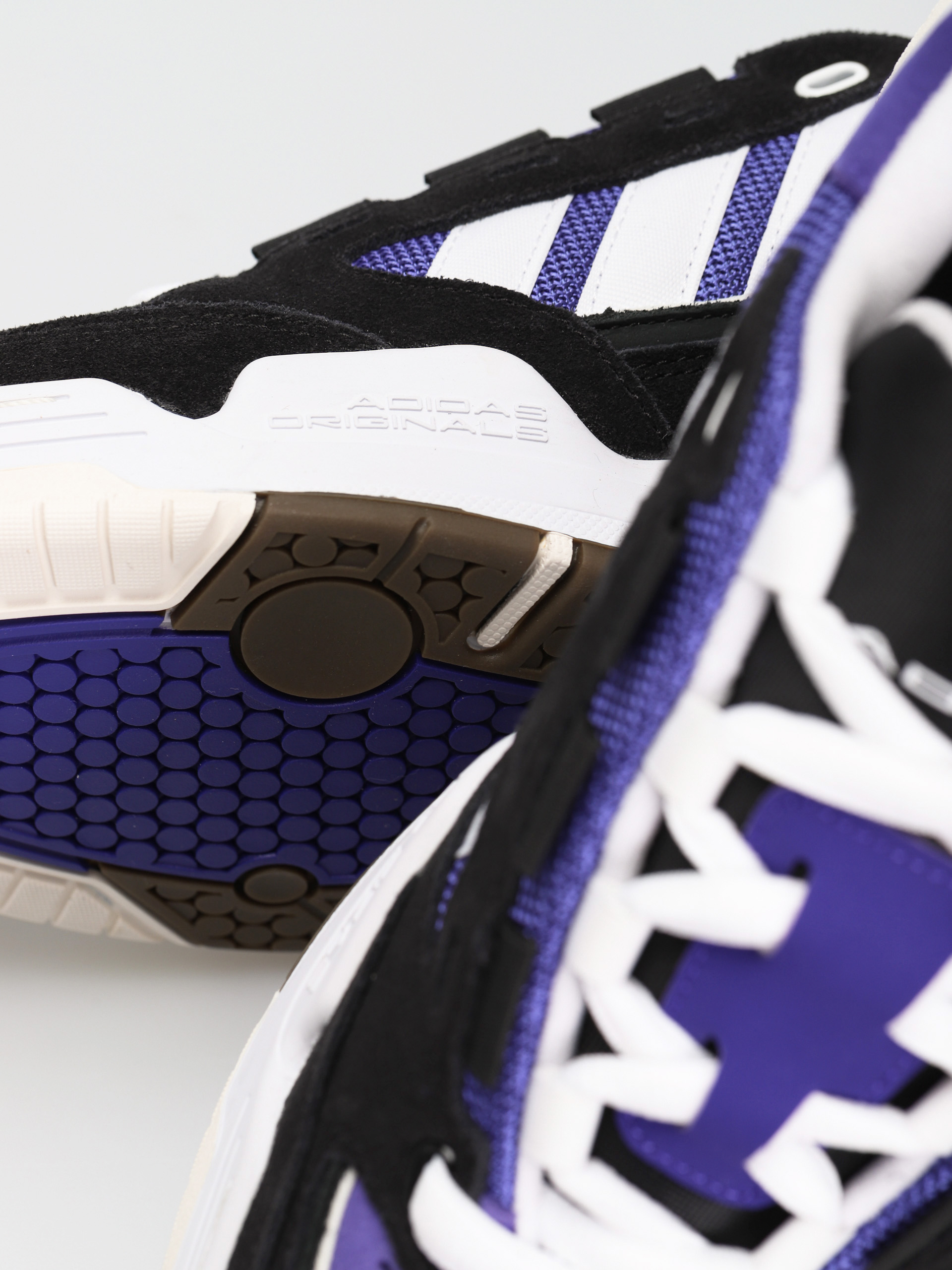 adidas Originals Adi2000 Shoes (eneink/ftwwht/gum5)