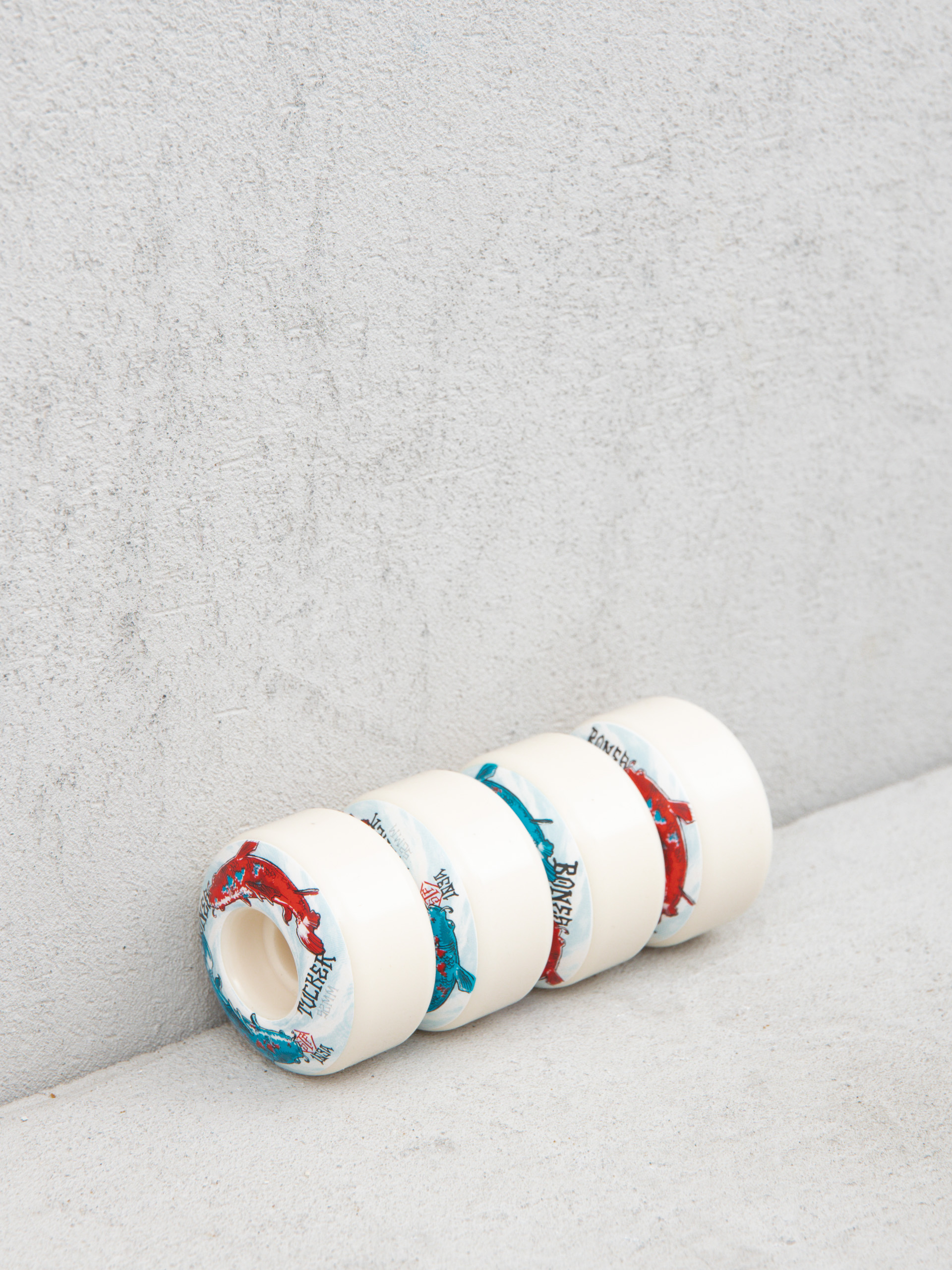 Bones Tucker Big Fish V1 Standard STF 103A Wheels (white)