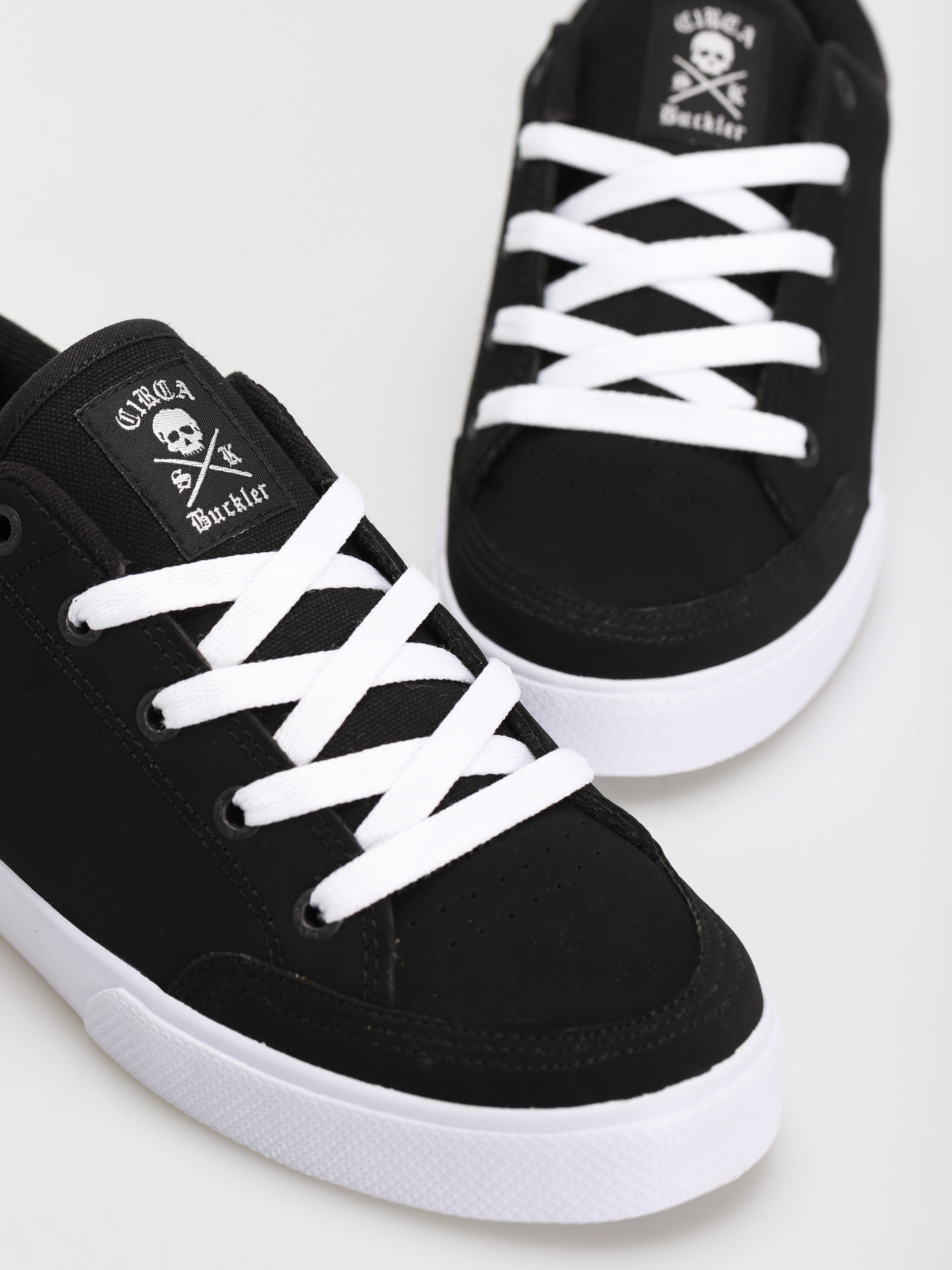Circa Buckler Sk Shoes (black/white)