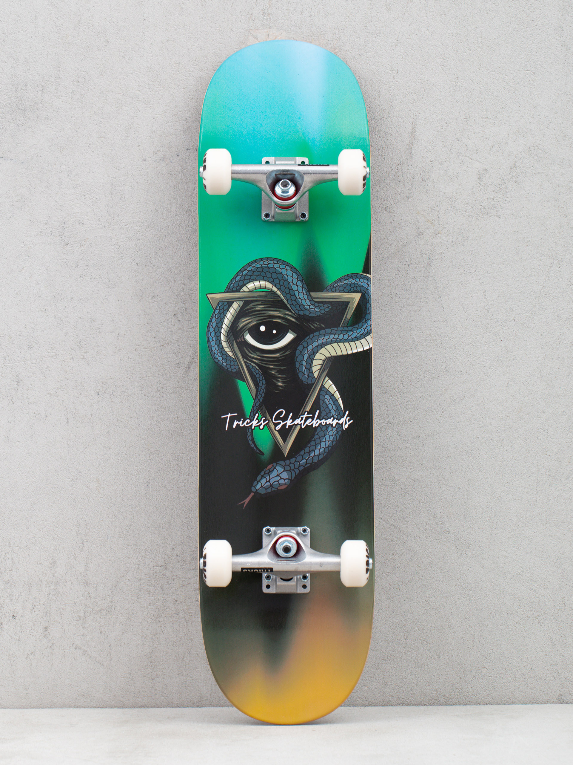 Tricks Snake Skateboard 