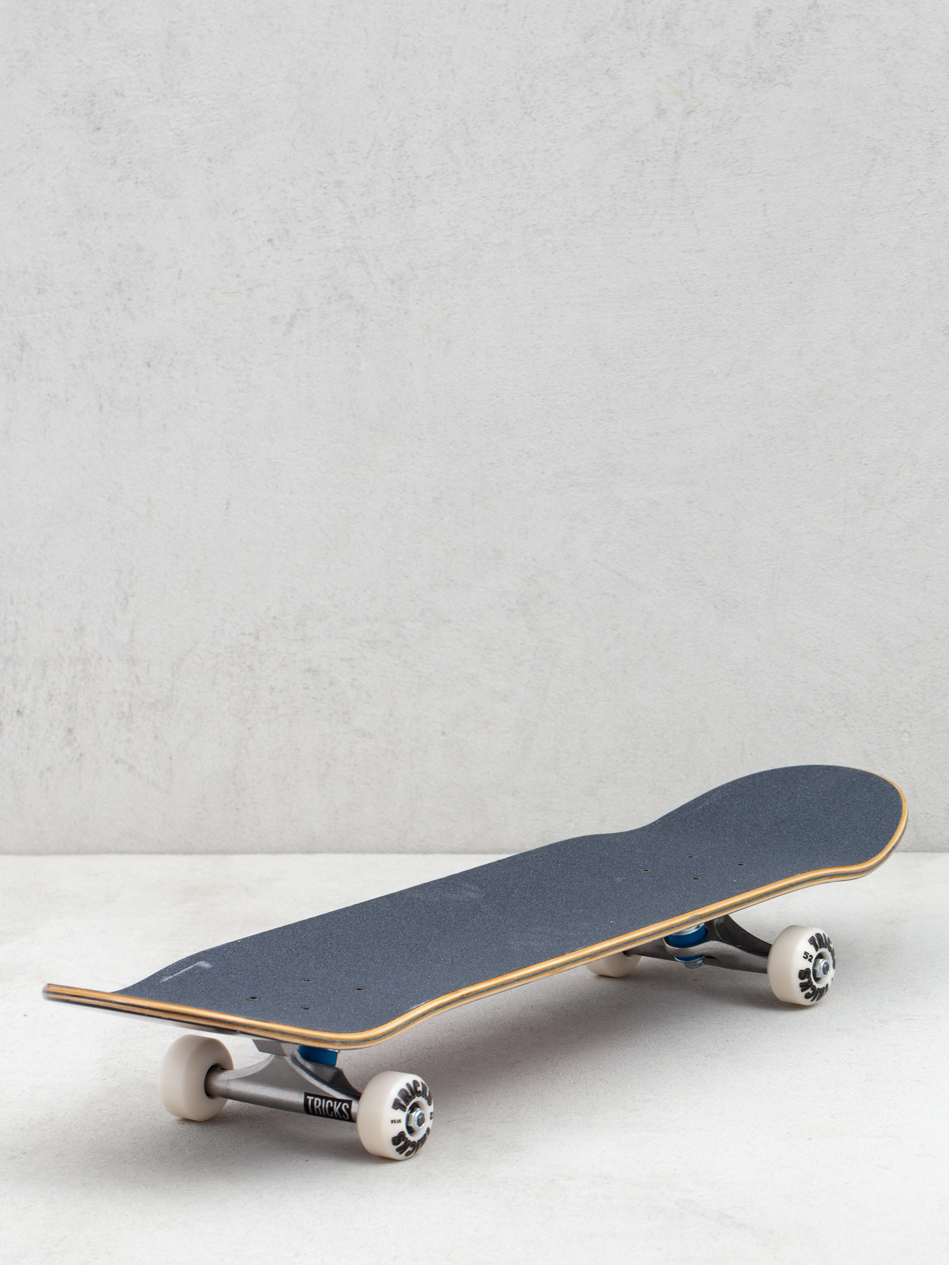 Tricks Rose Skateboard