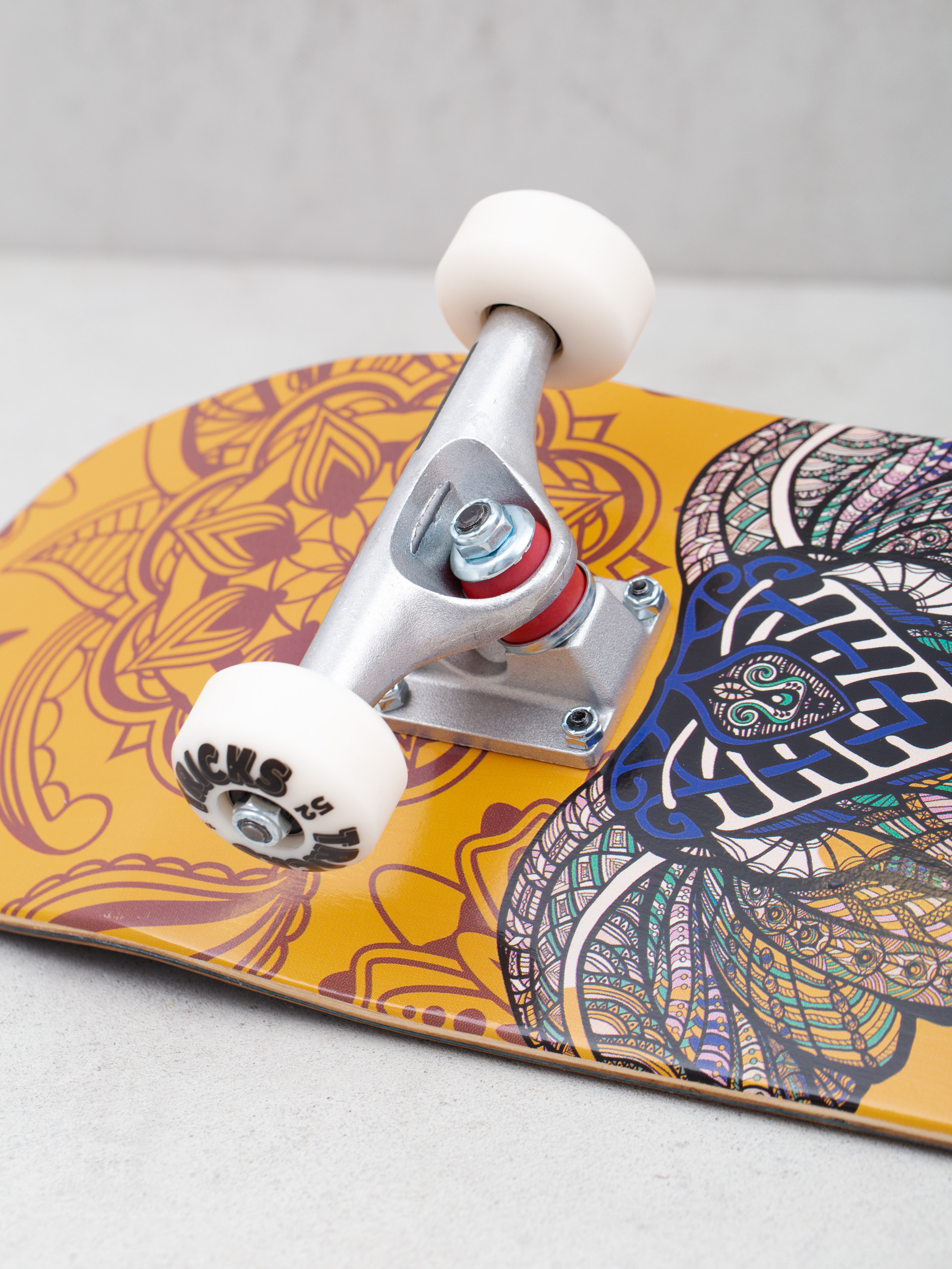 Tricks Mandala Skateboard 