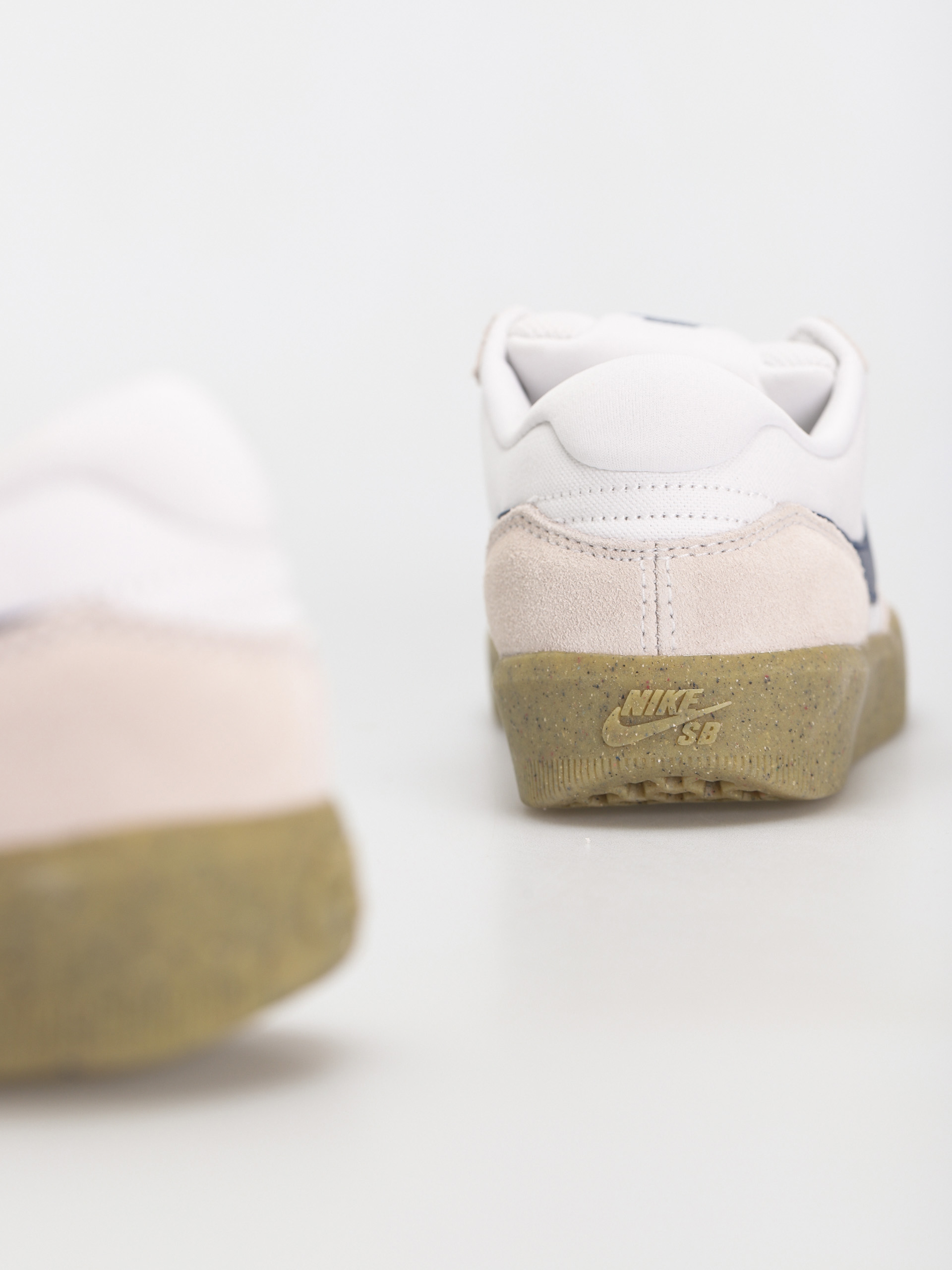 Nike SB Force 58 Shoes (white/navy white gum light brown)