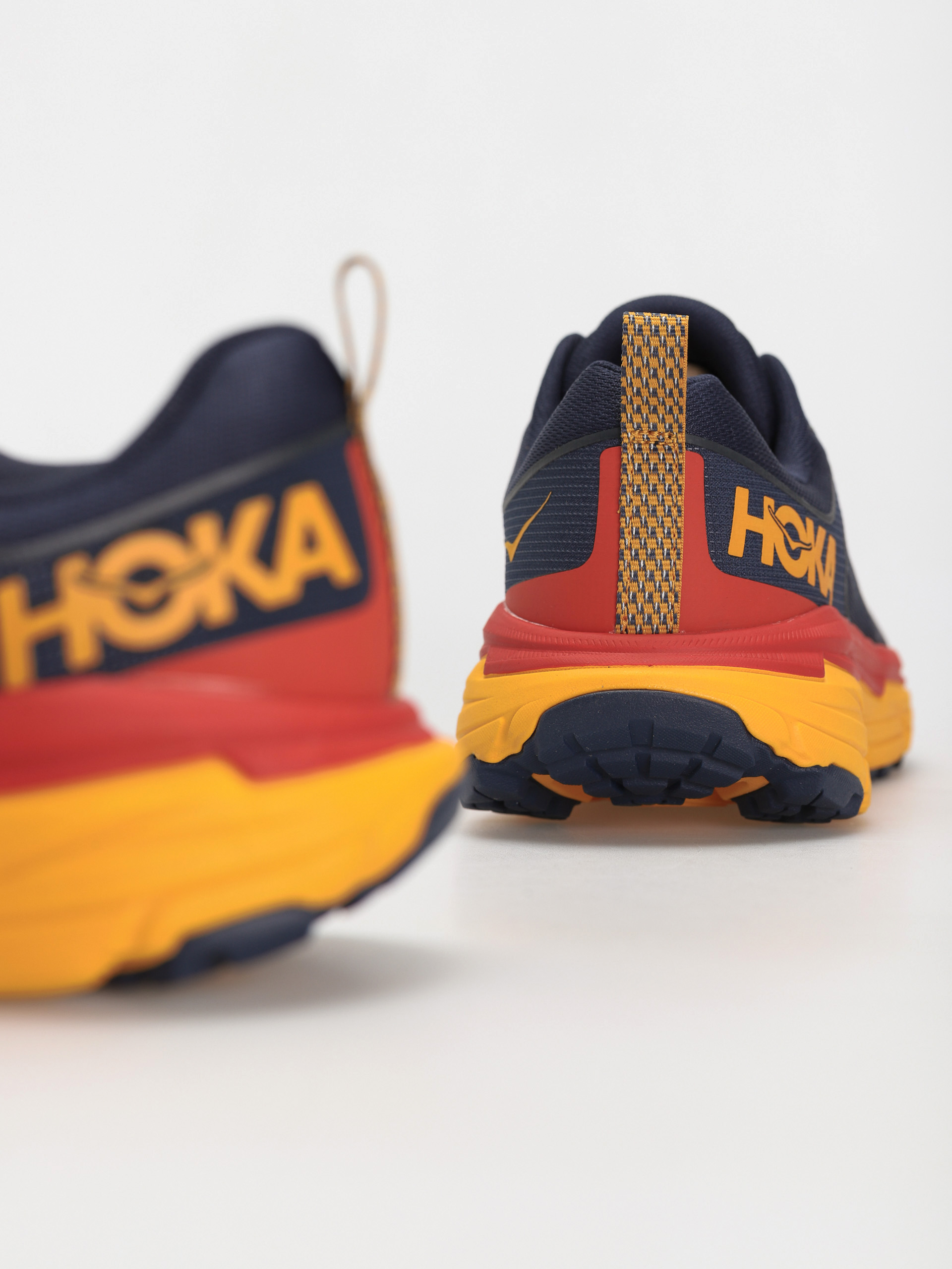 Hoka One One Challenger ATR 6 Shoes (outre space/radiant yellow)