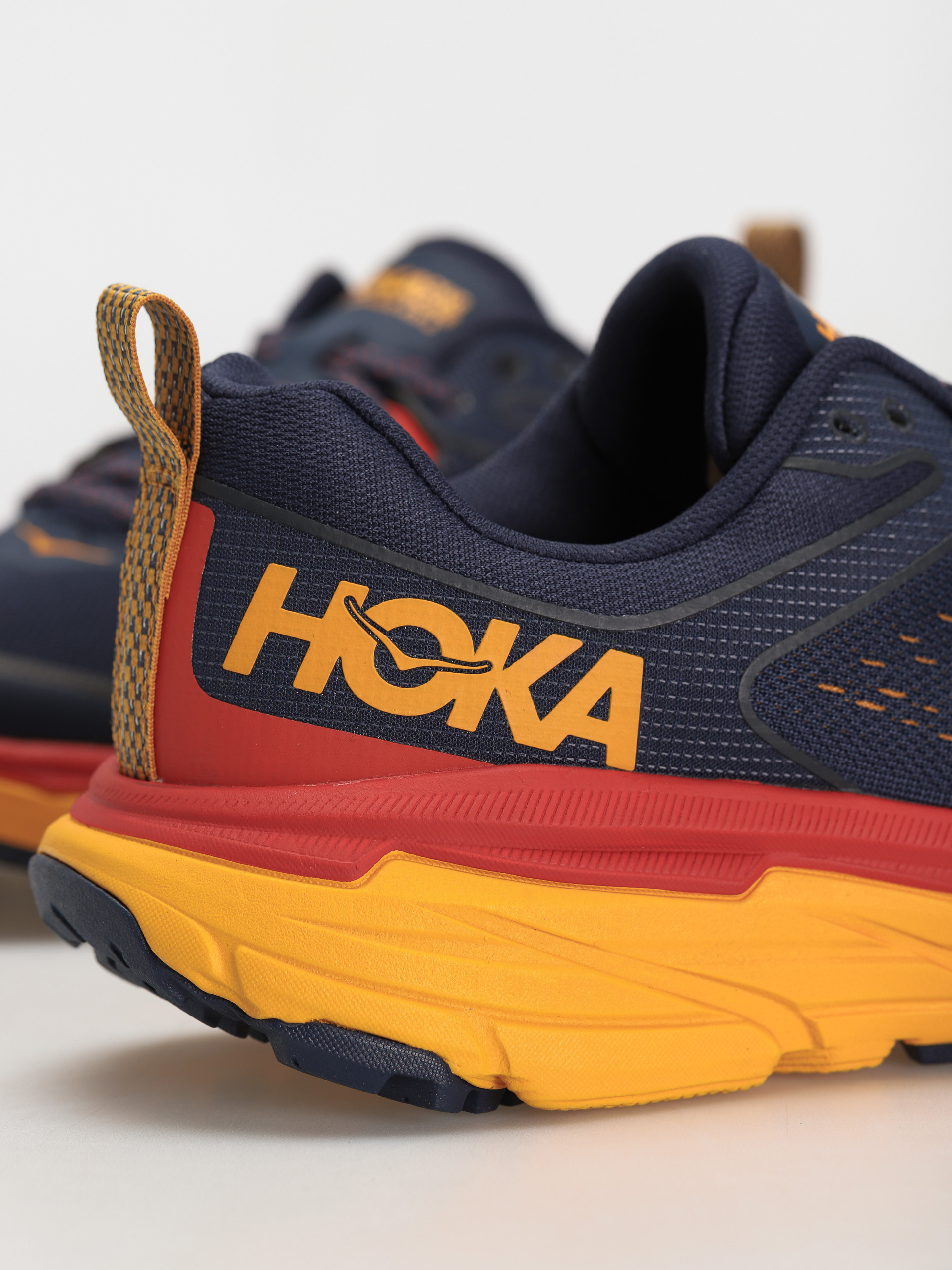 Hoka One One Challenger ATR 6 Shoes (outre space/radiant yellow)