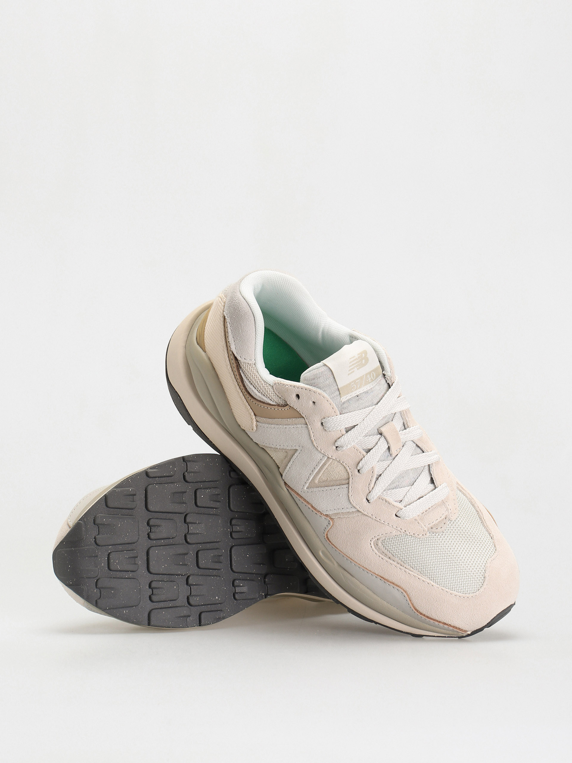 New Balance 5740 Shoes (moonbeam)