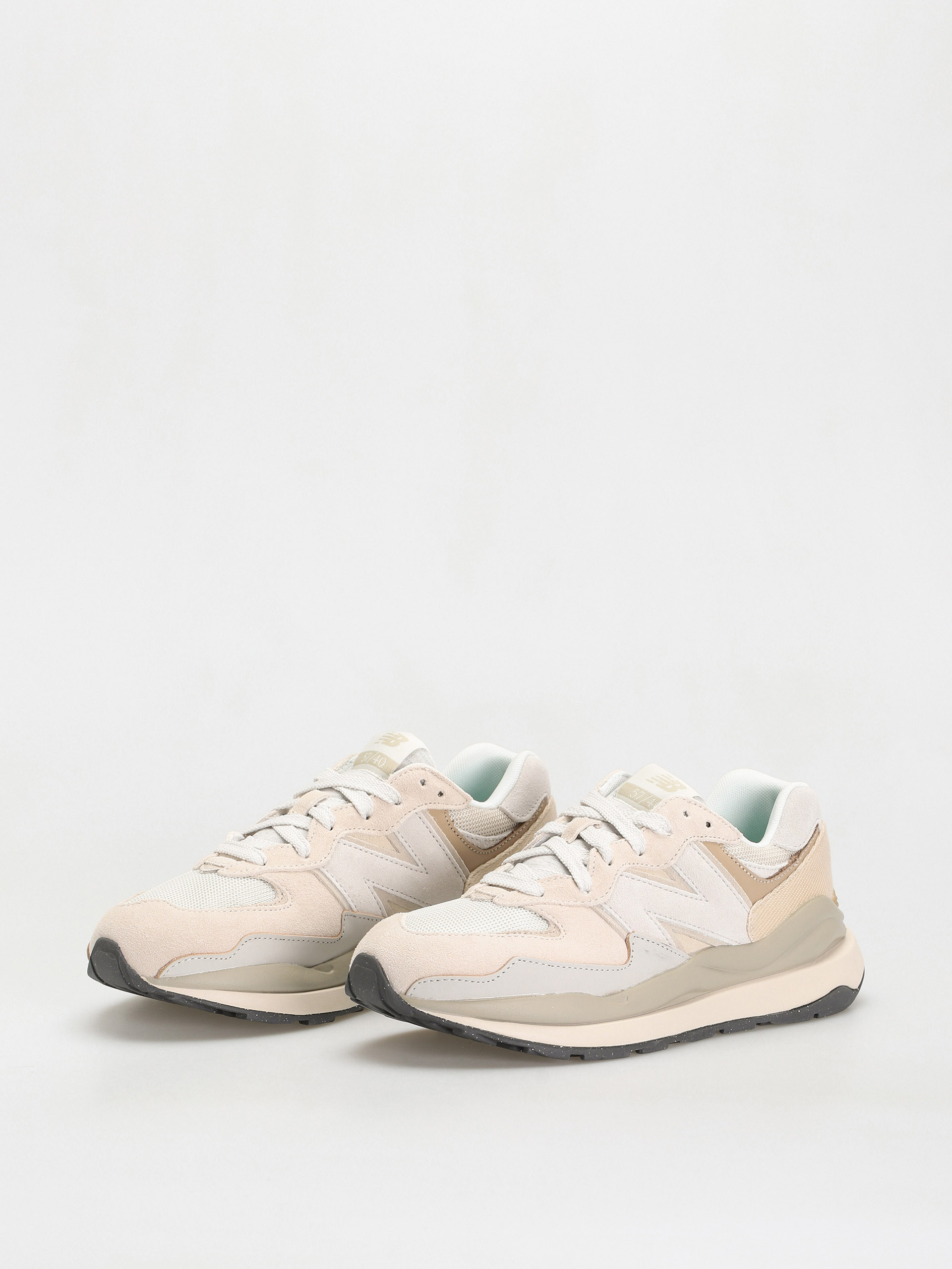 New Balance 5740 Shoes (moonbeam)