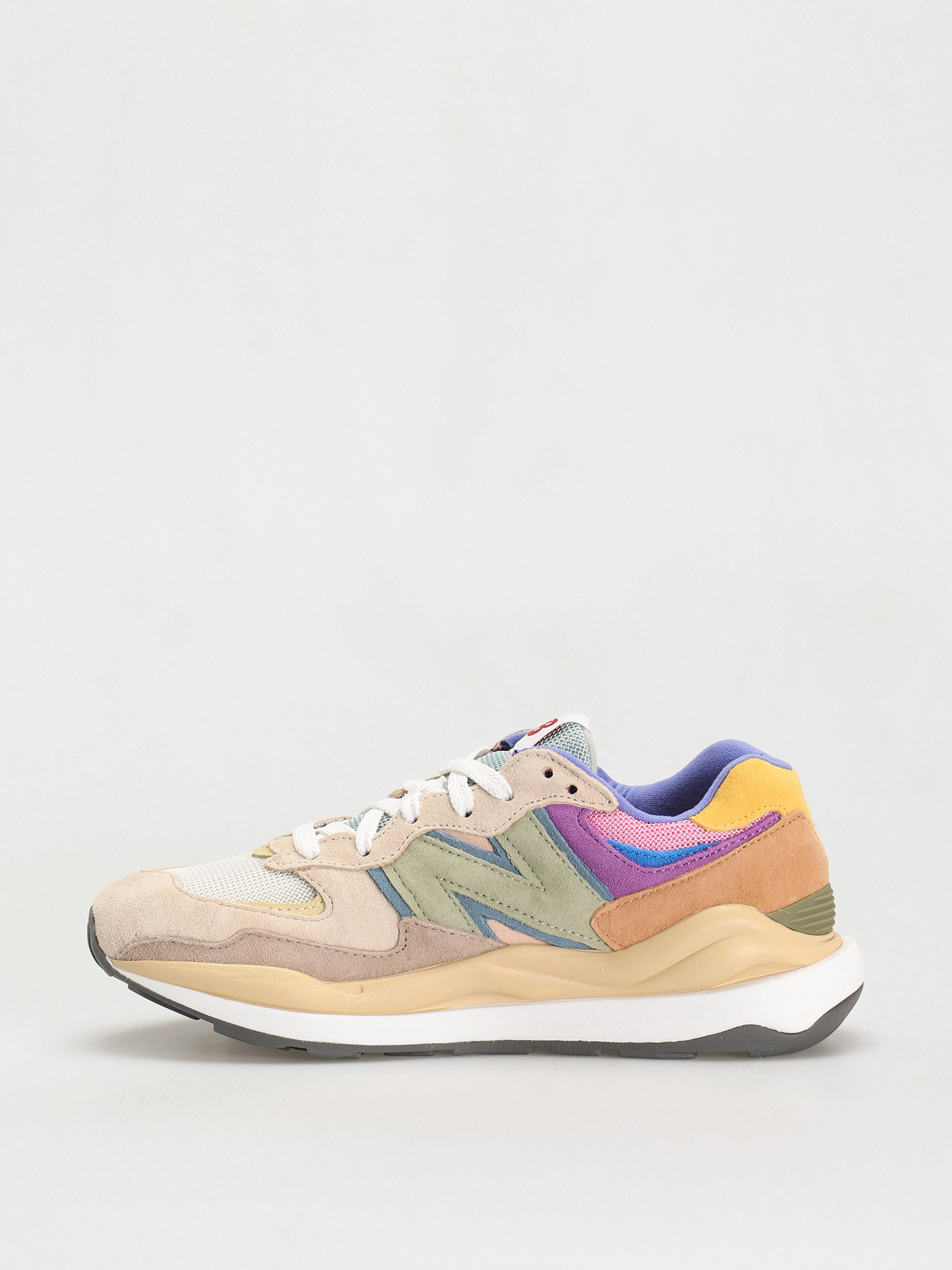 New Balance 5740 Shoes (calm taupe)