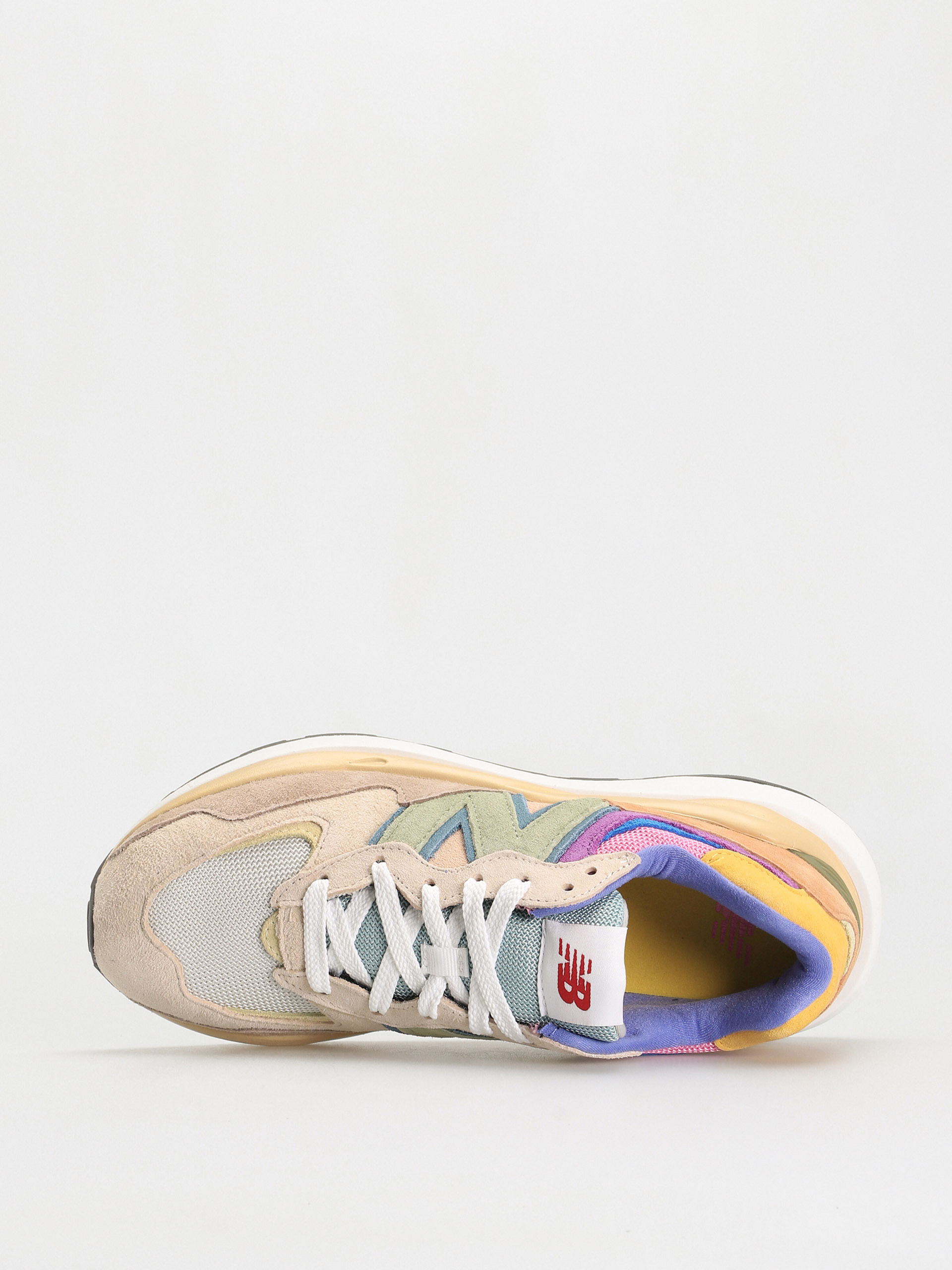 New Balance 5740 Shoes (calm taupe)