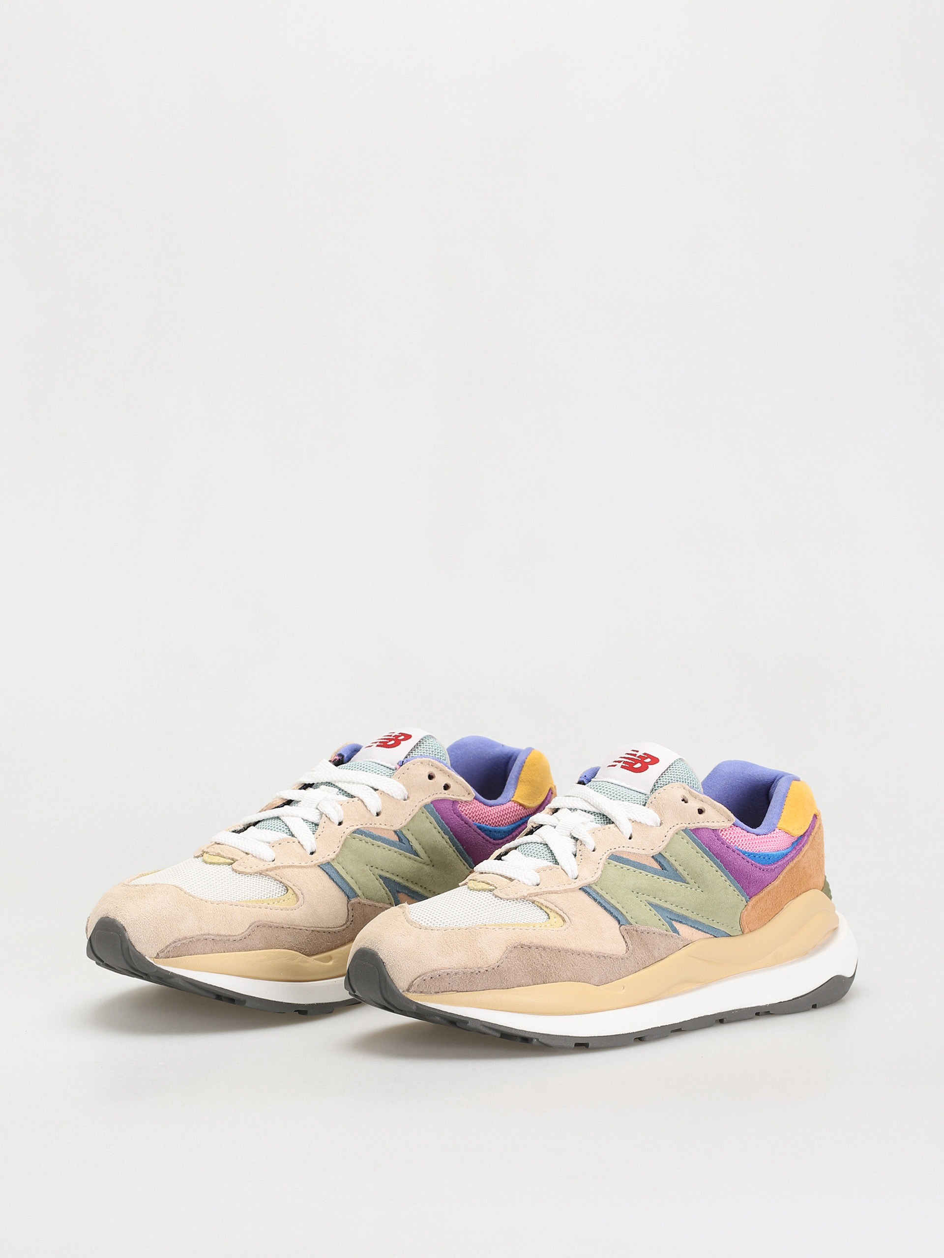 New Balance 5740 Shoes (calm taupe)