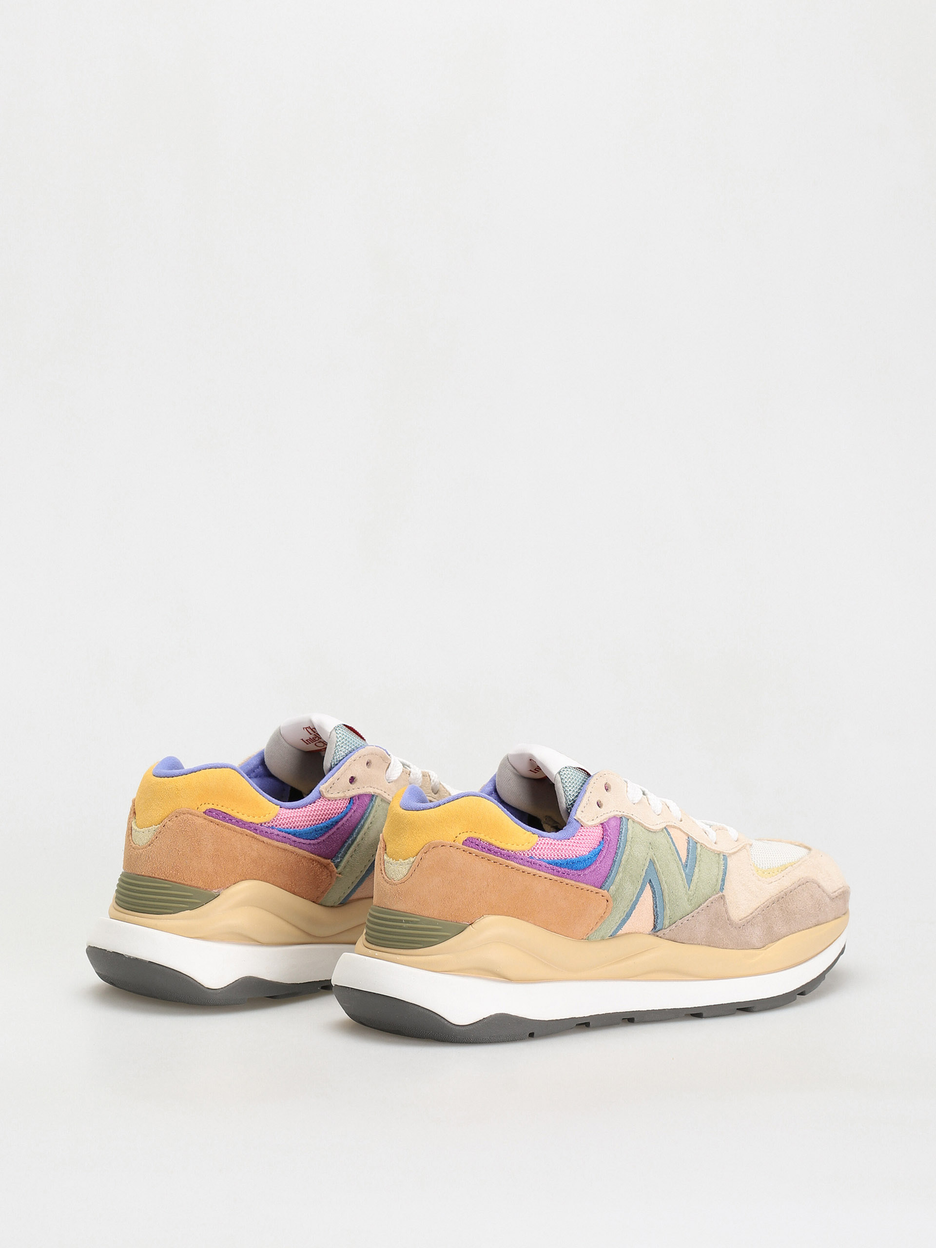 New Balance 5740 Shoes (calm taupe)