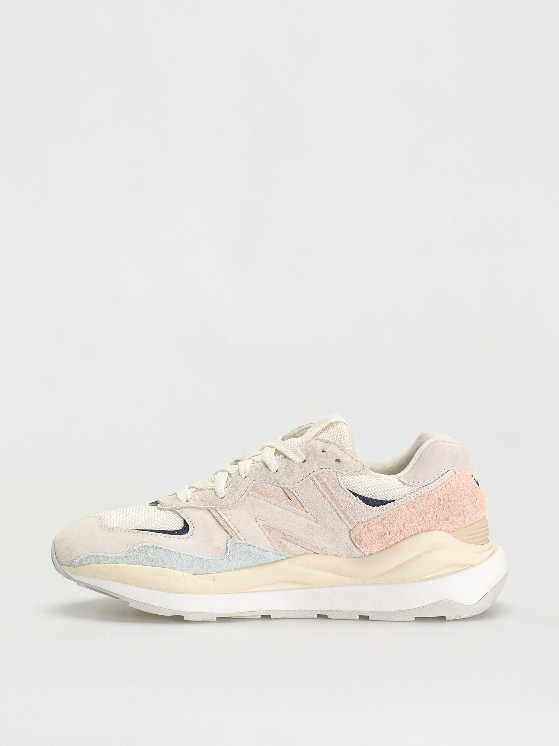 New Balance 5740 Shoes (sea salt)