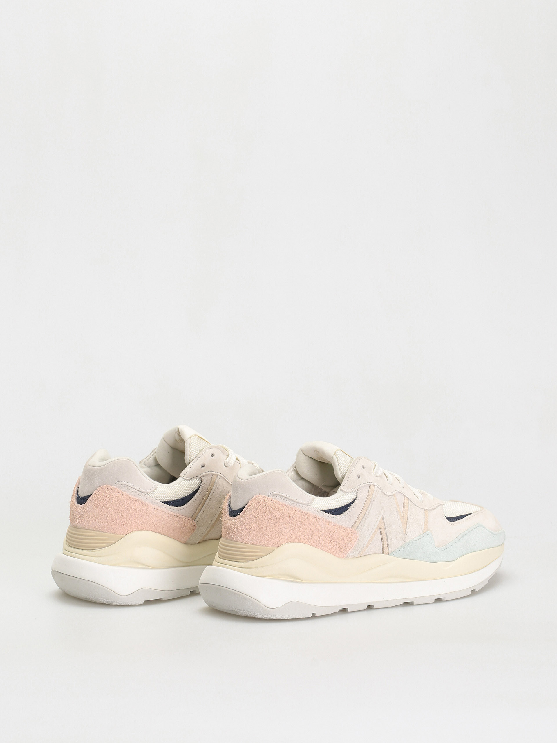 New Balance 5740 Shoes (sea salt)