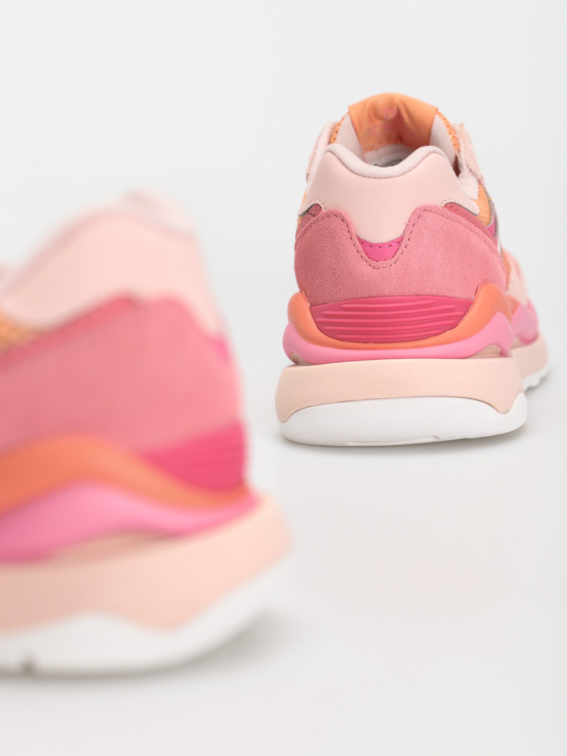New Balance 5740 Shoes Wmn (natural pink)