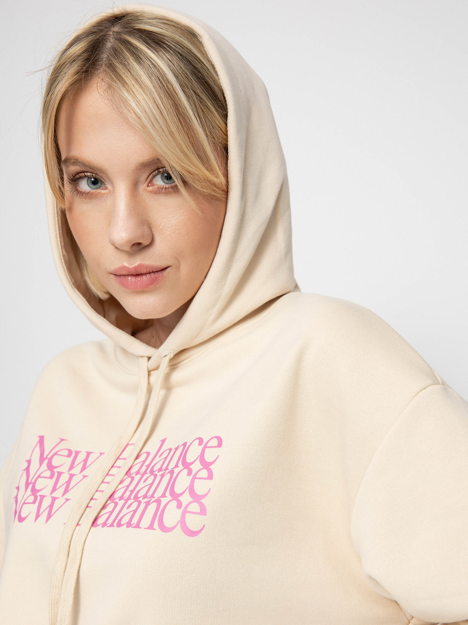 New Balance Essentials Celebrate HD Hoodie Wmn (beige)
