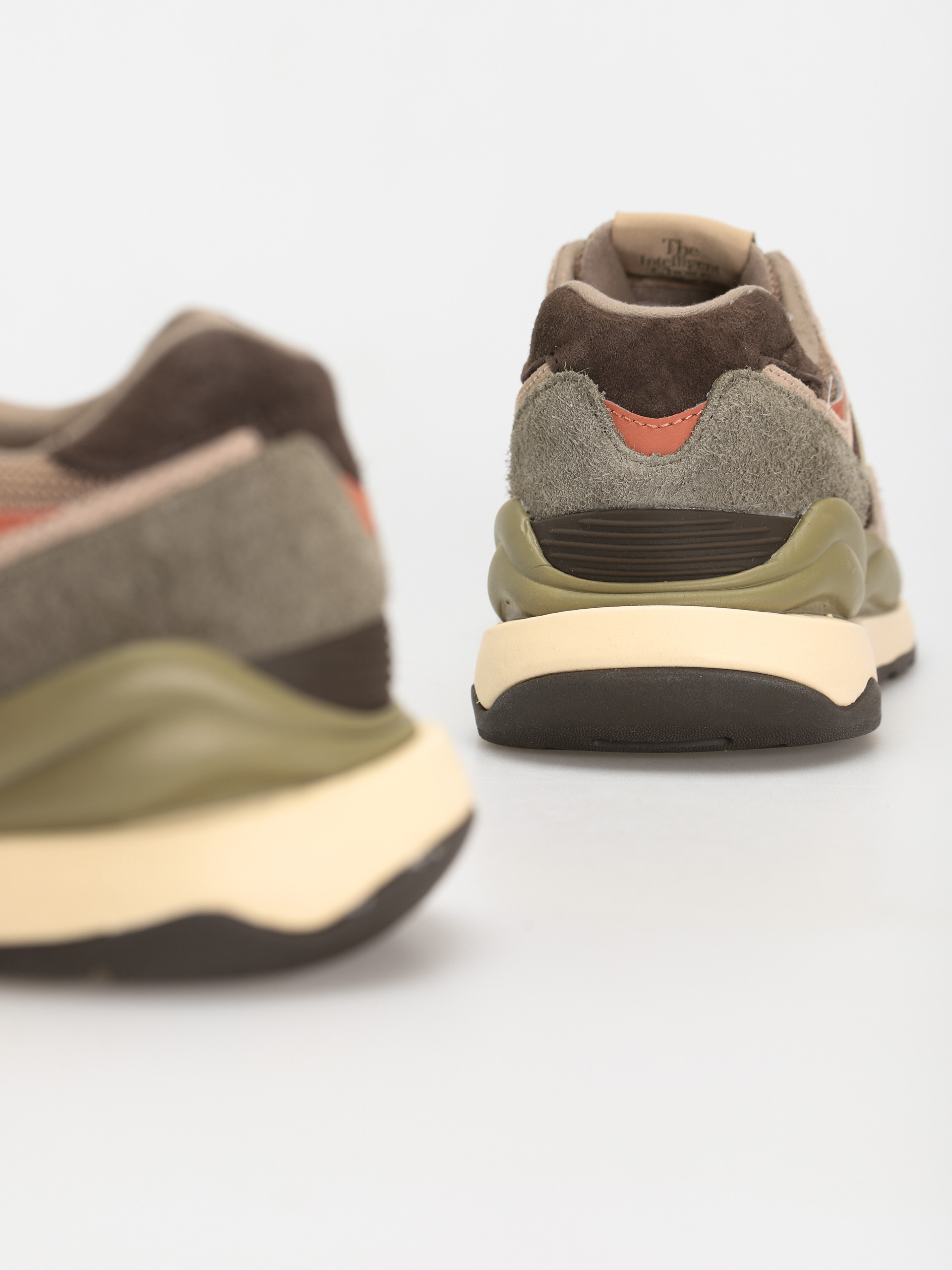 New Balance 5740 Schuhe (mushroom)