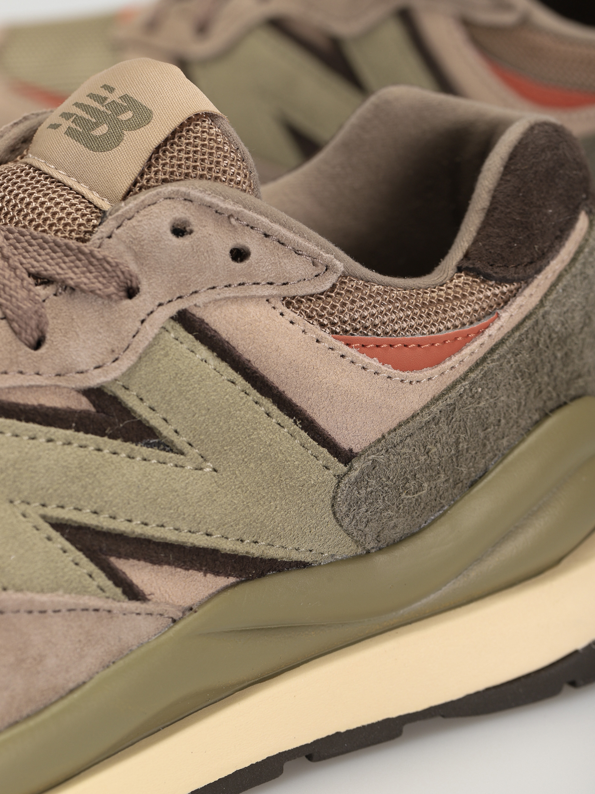 New Balance 5740 Schuhe (mushroom)