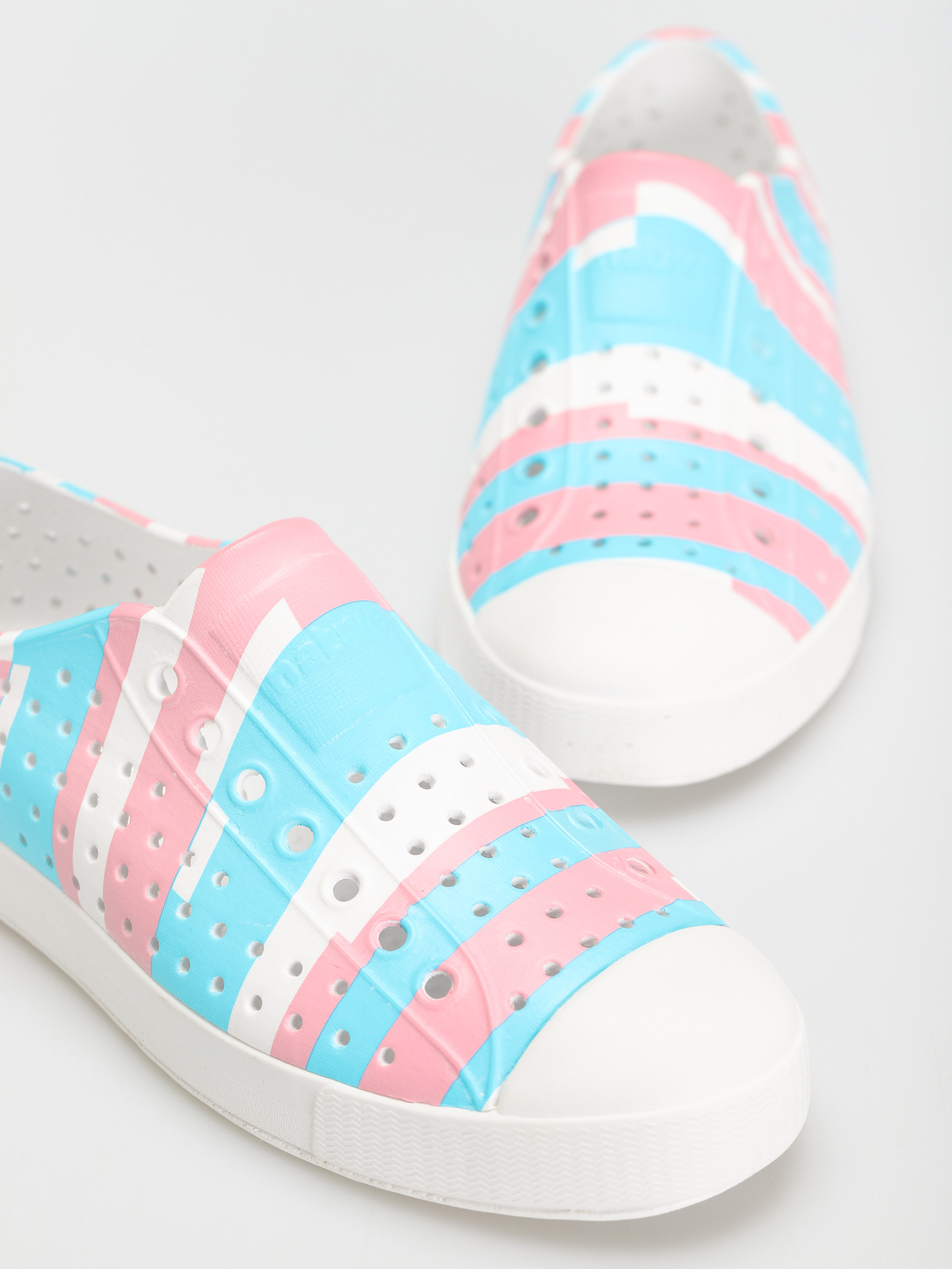 Native Jefferson Print Shoes (shell white/shell white/pastel multi stripe)