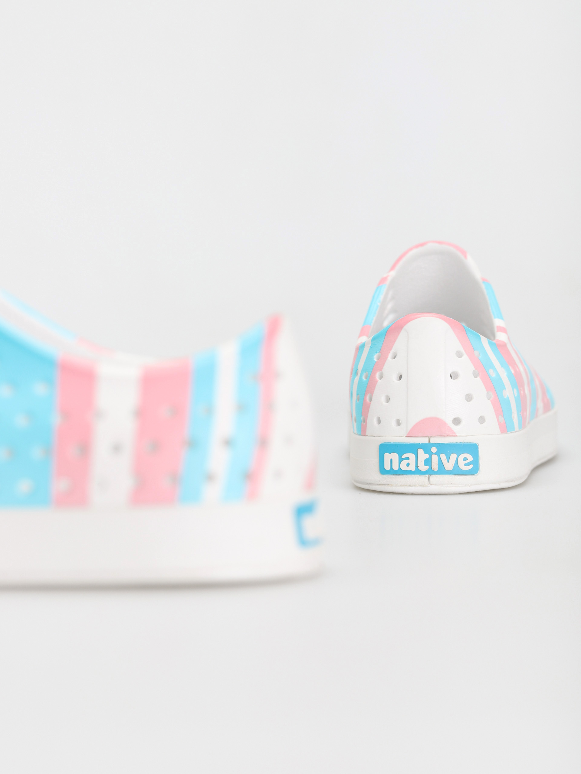Native Jefferson Print Shoes (shell white/shell white/pastel multi stripe)