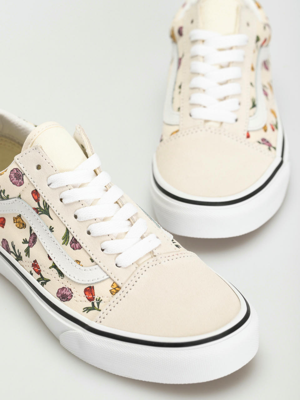 Vans Old Skool Shoes (poppy floral cream)