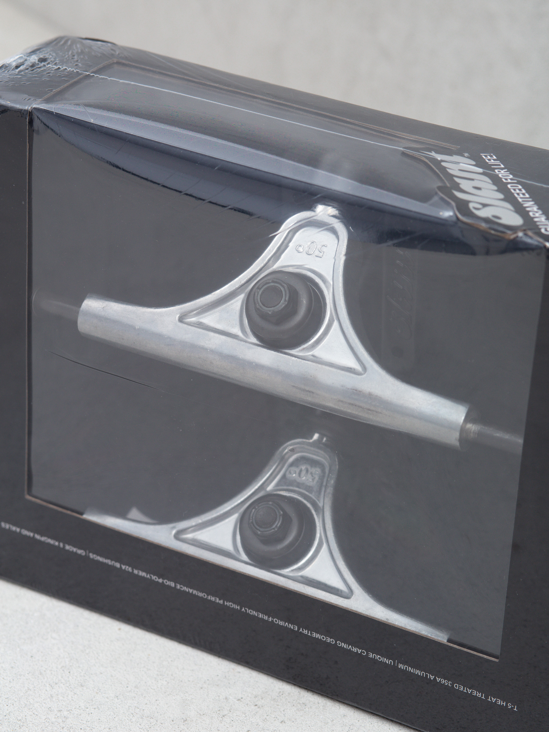 Globe Slant Reverse Kingpin Trucks (raw/black)