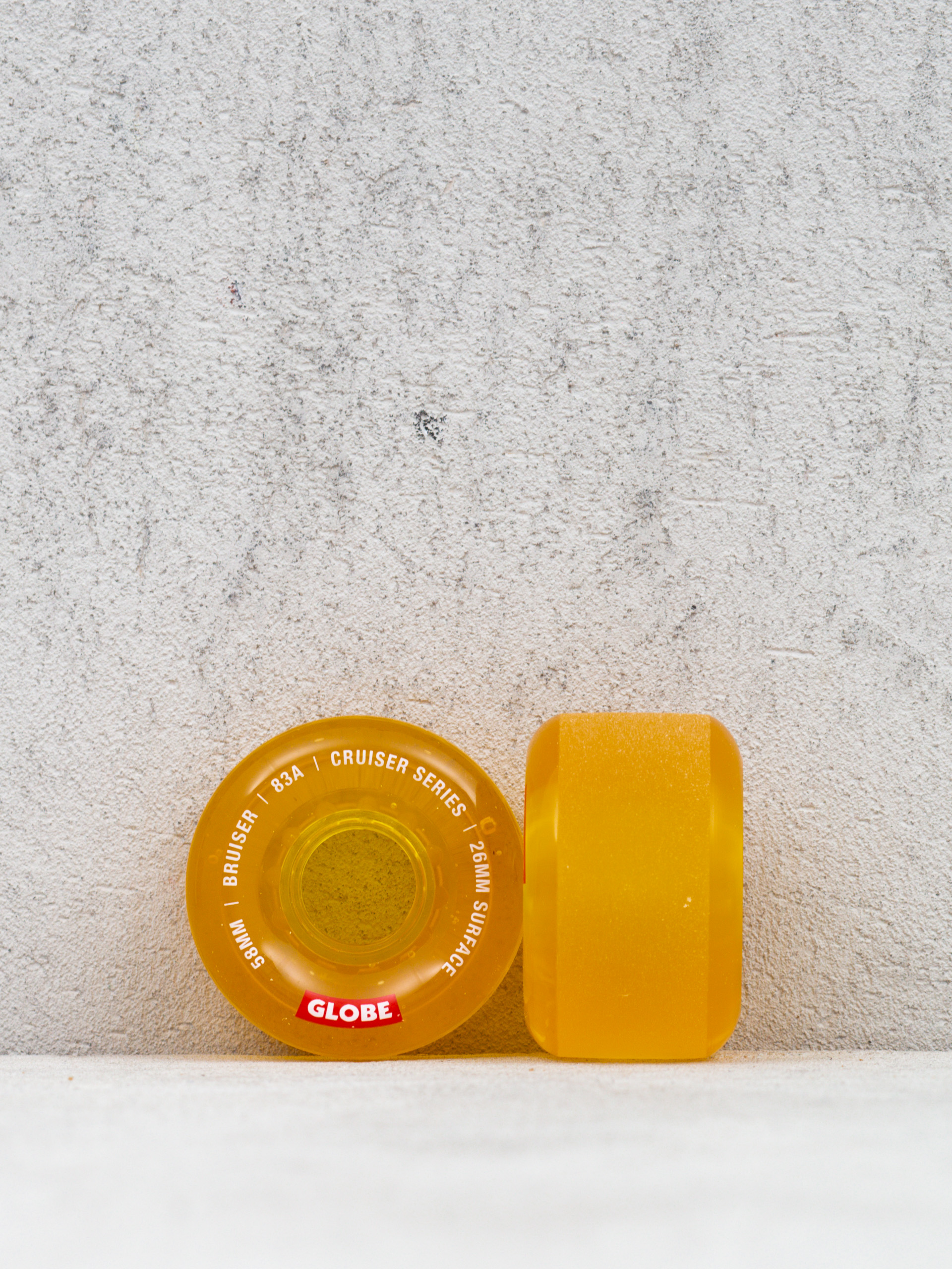 Globe Bruiser Rollen (clear honey)