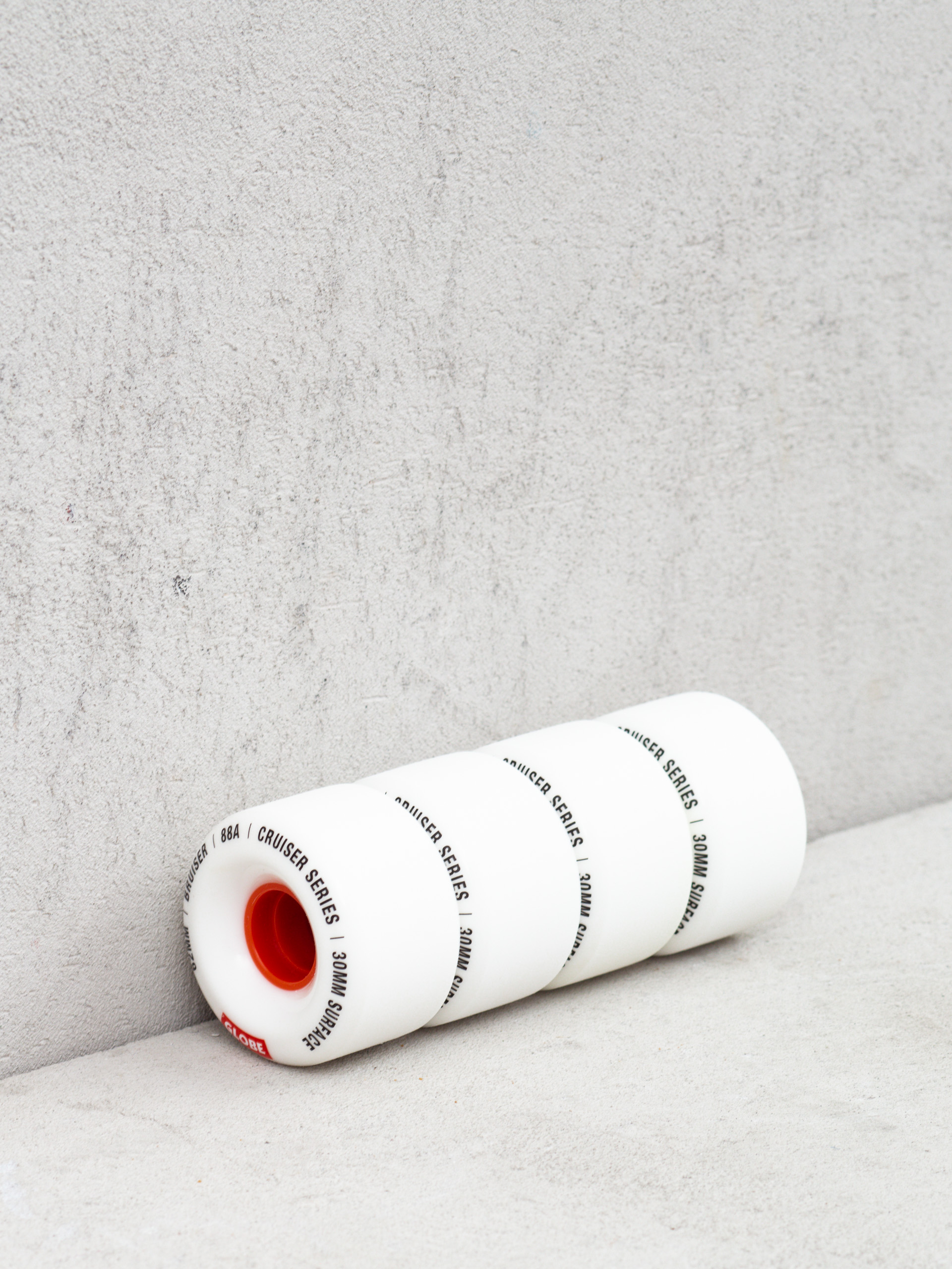 Globe Bruiser Rollen (white/red)