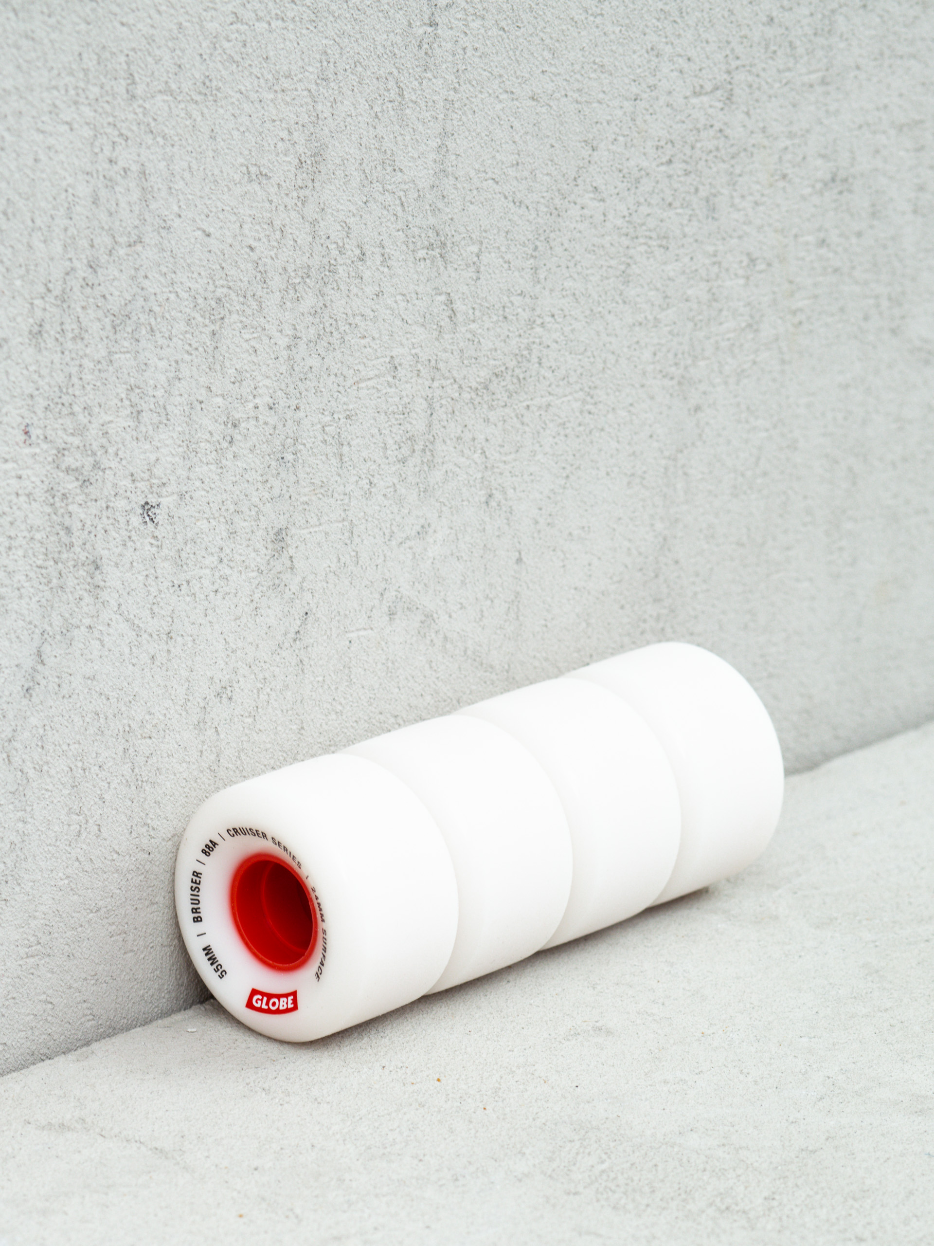 Globe Bruiser Wheels (white/red)