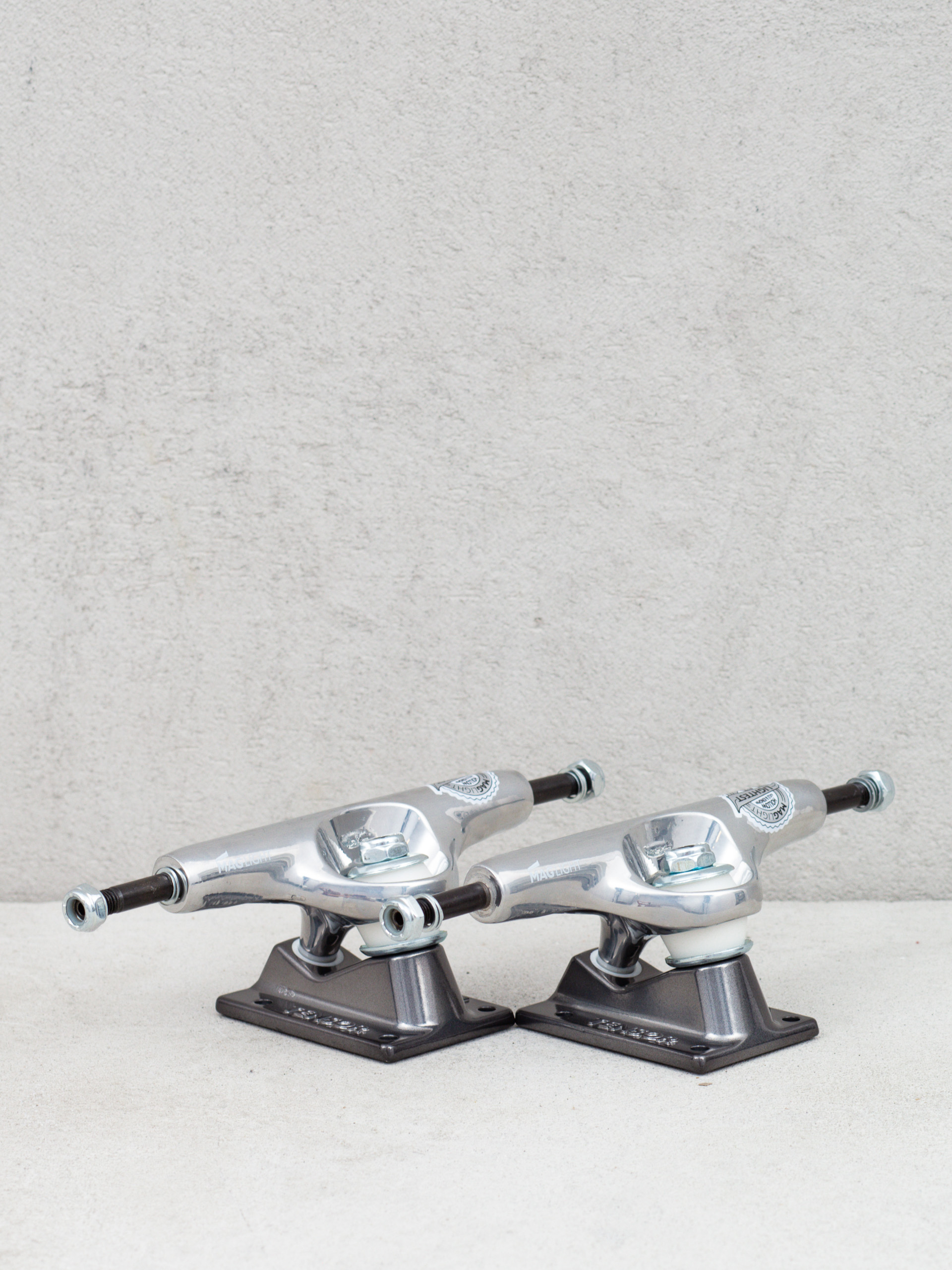 Tensor Mag Light Glossy Trucks (white gold/gun metal)