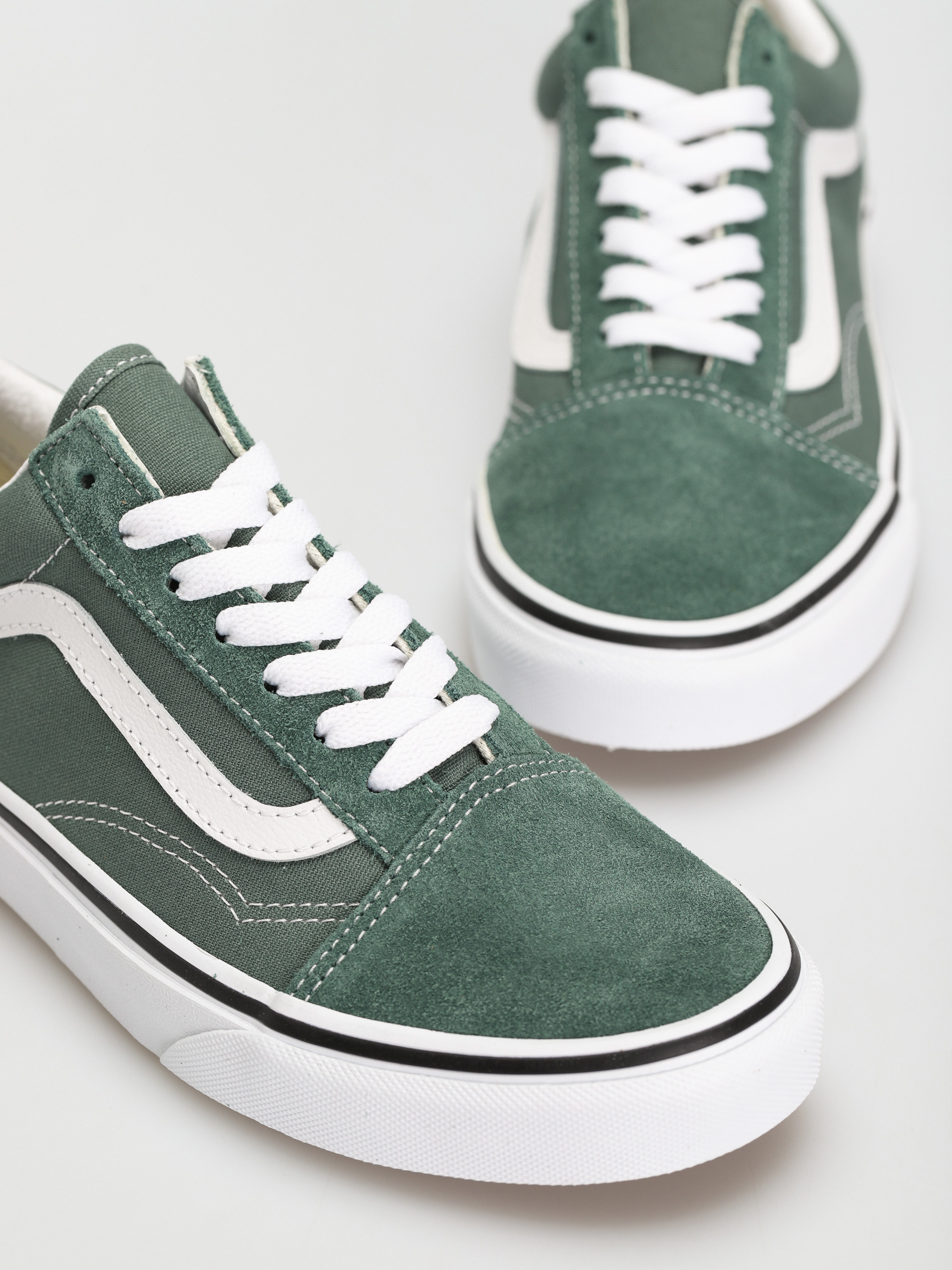Vans Old Skool Shoes (color theory duck green)