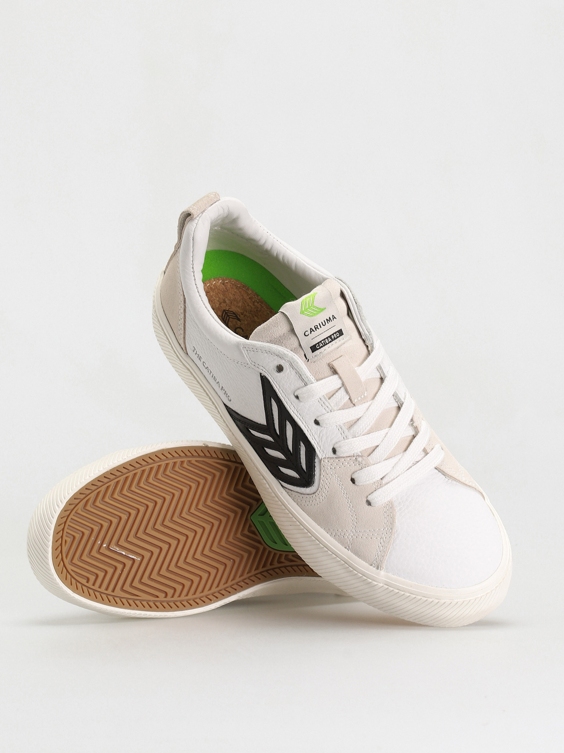 Cariuma Catiba Pro Shoes (white premium leather vintage white suede)