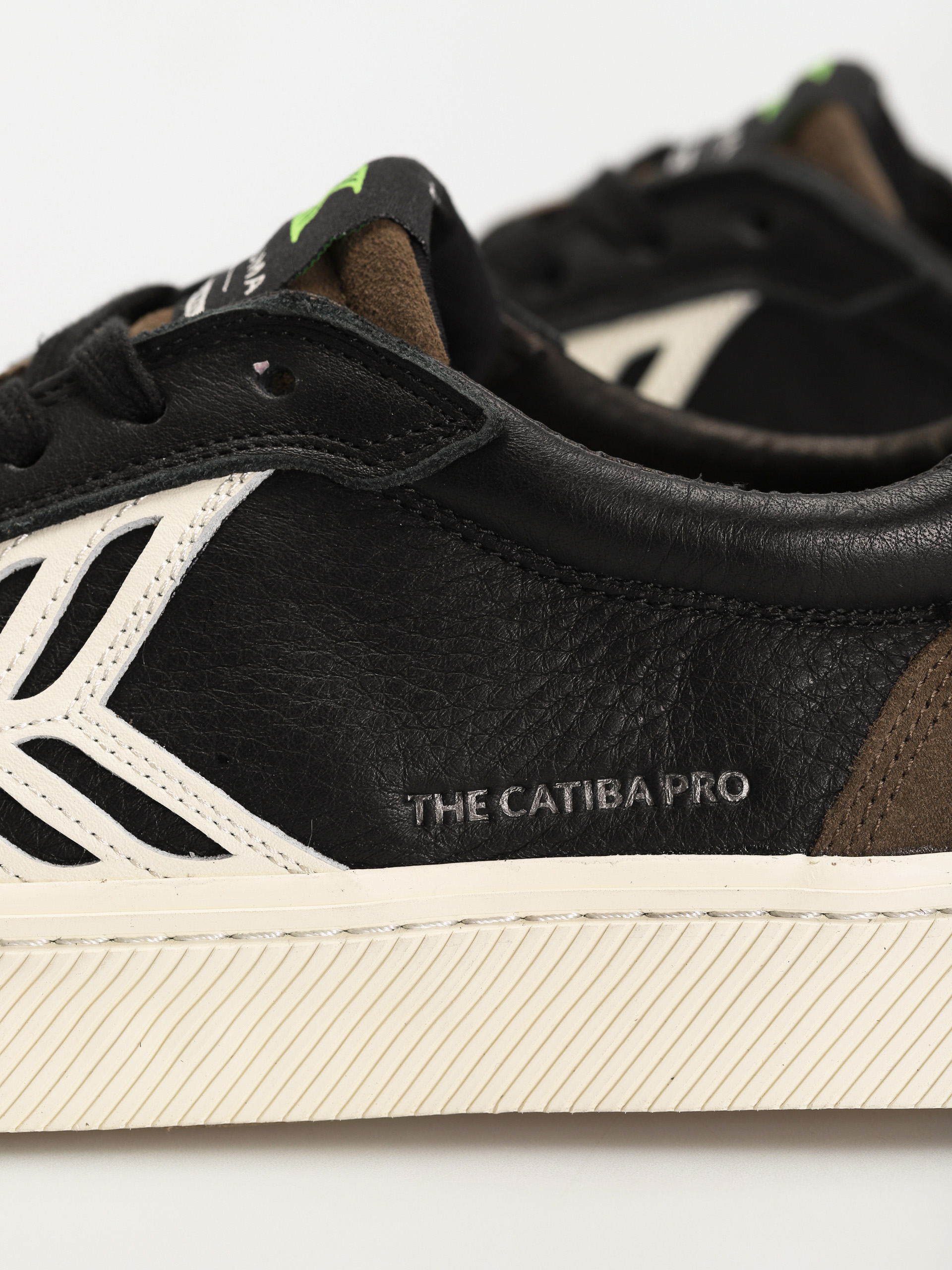 Cariuma Catiba Pro Shoes (black premium leather dark khaki suede)