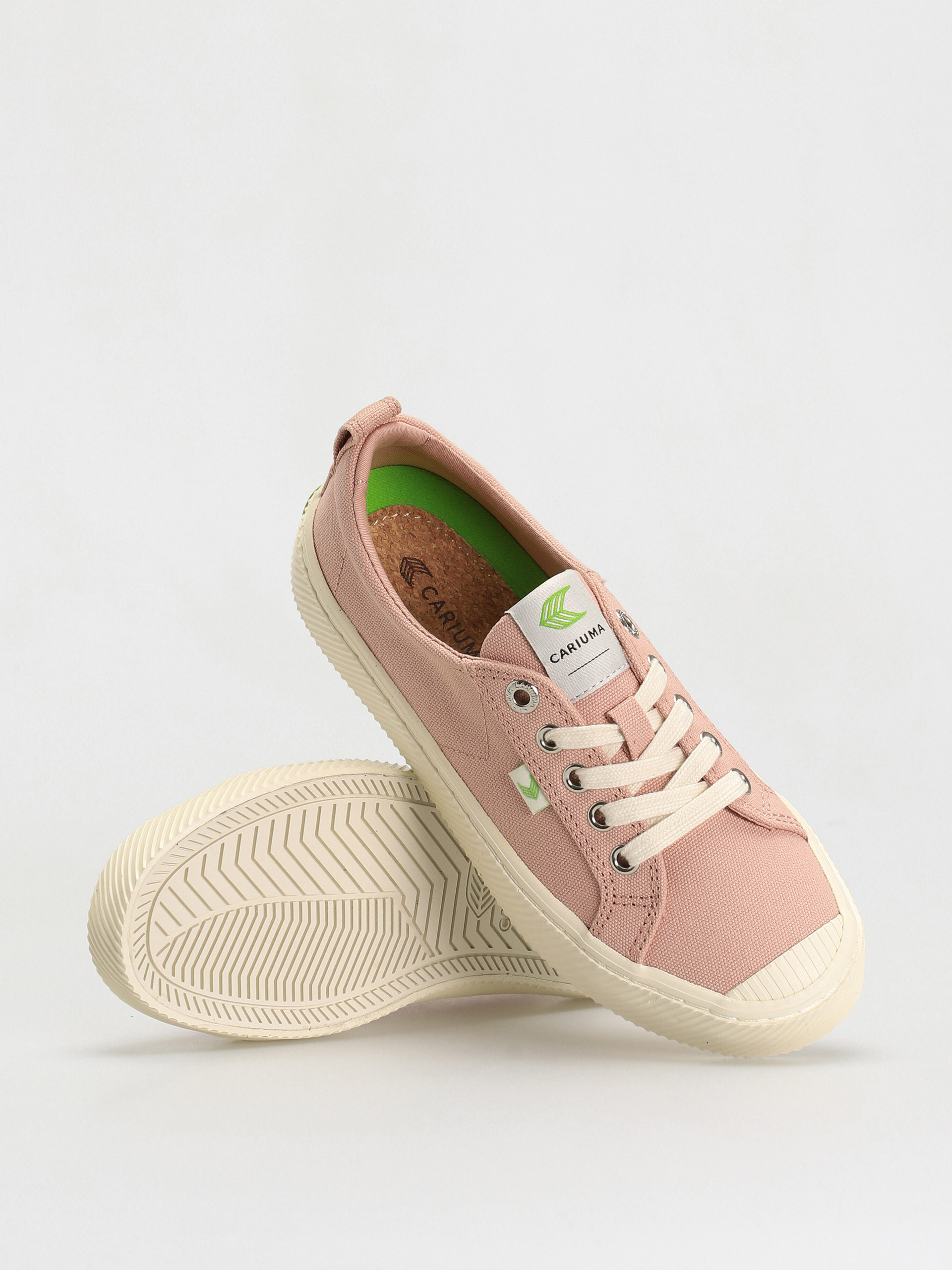 Cariuma Oca Low Shoes (rose canvas)