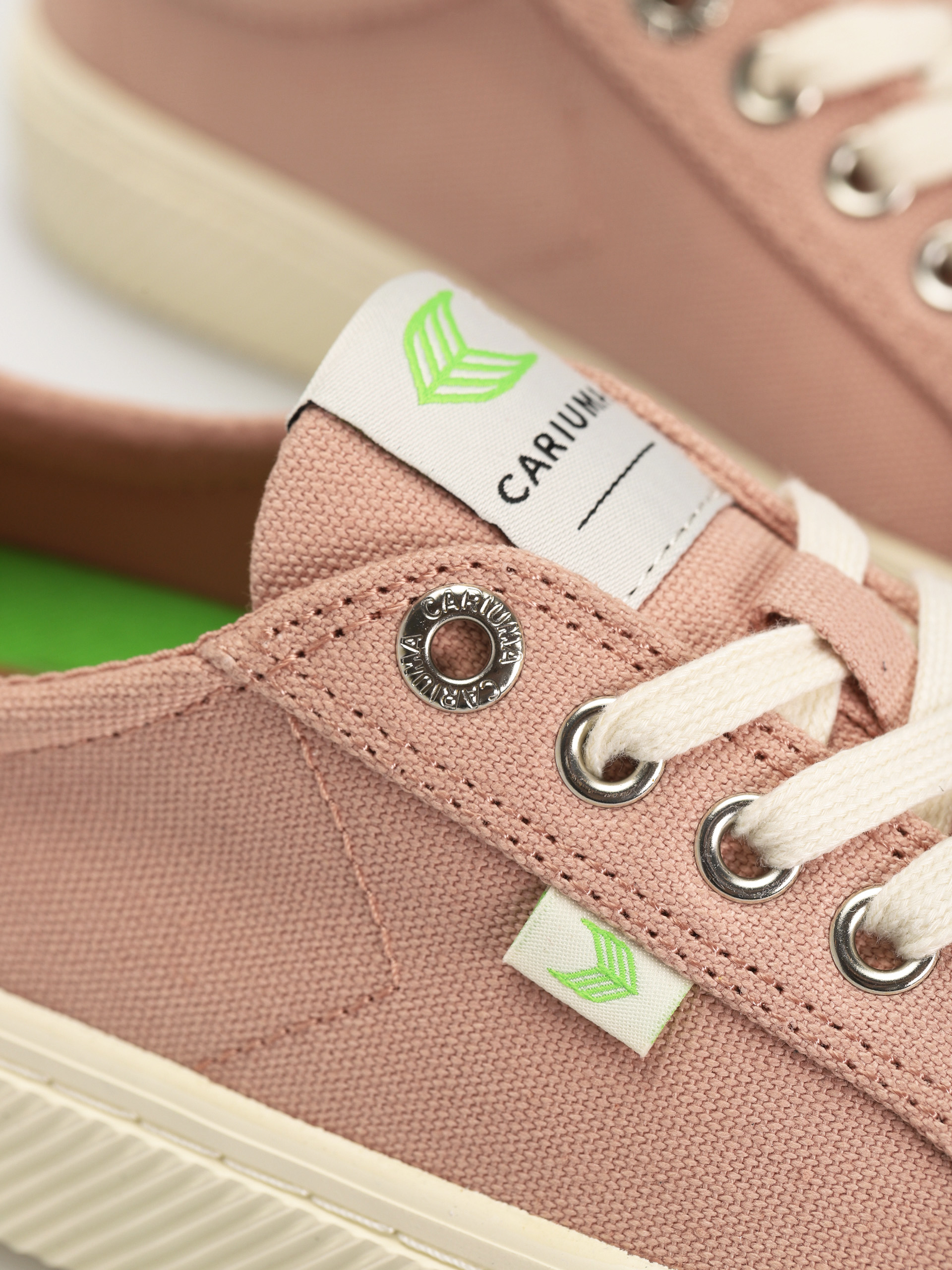 Cariuma Oca Low Schuhe (rose canvas)