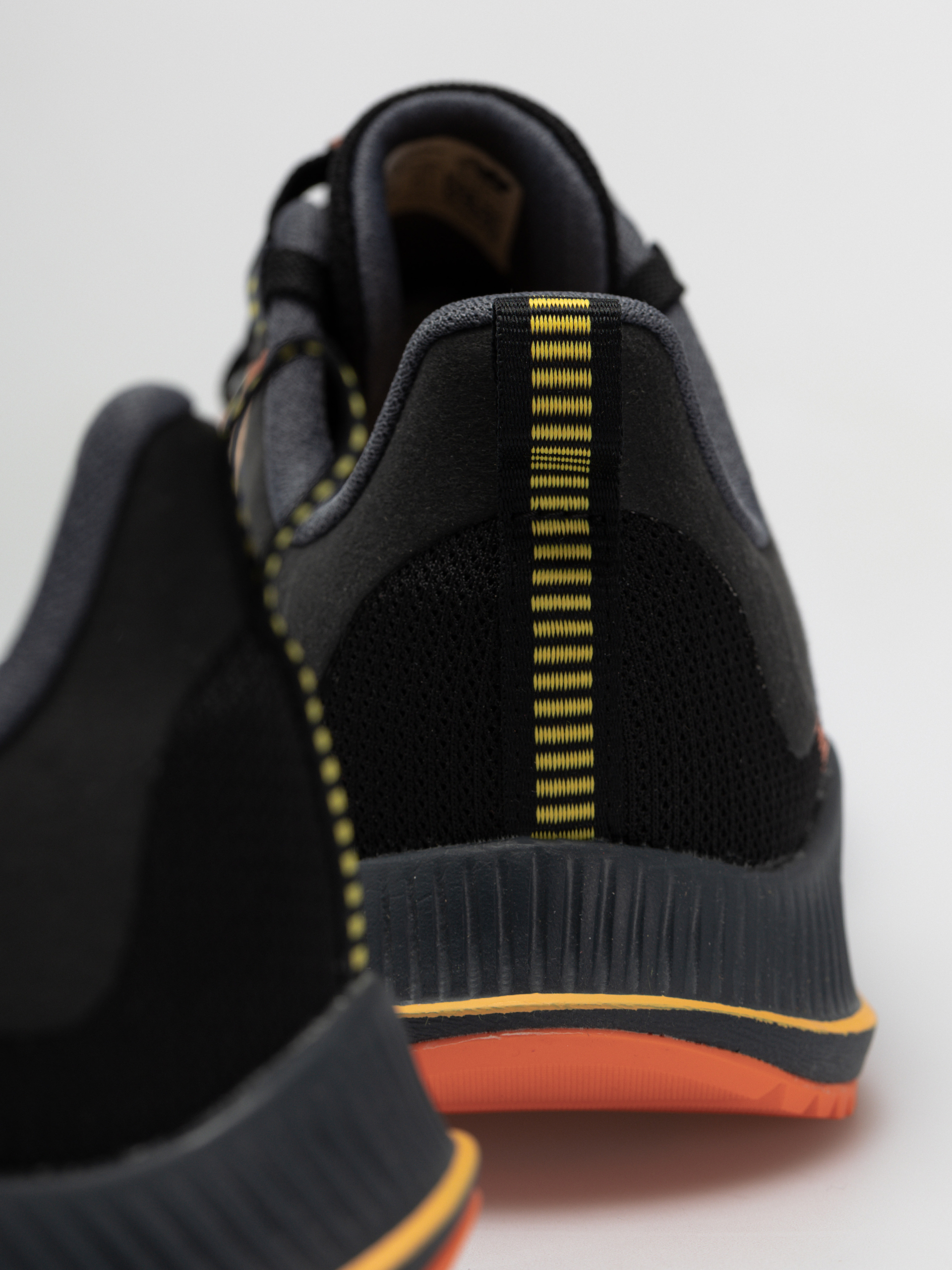 New Balance MTNTRV4 Shoes (navy/yellow)