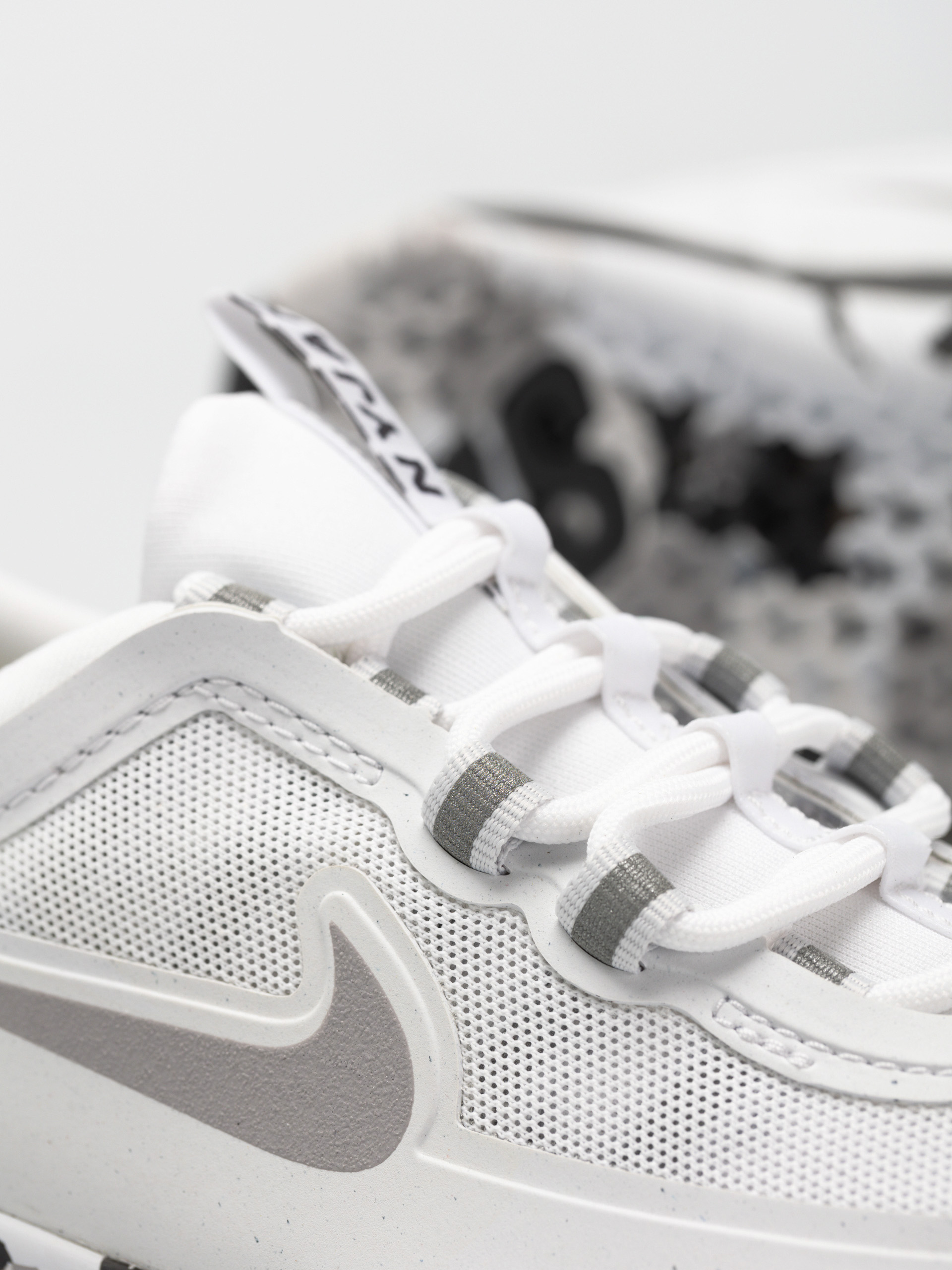 Nike SB Nyjah Free 2 Schuhe (white/atmosphere grey thunder grey)